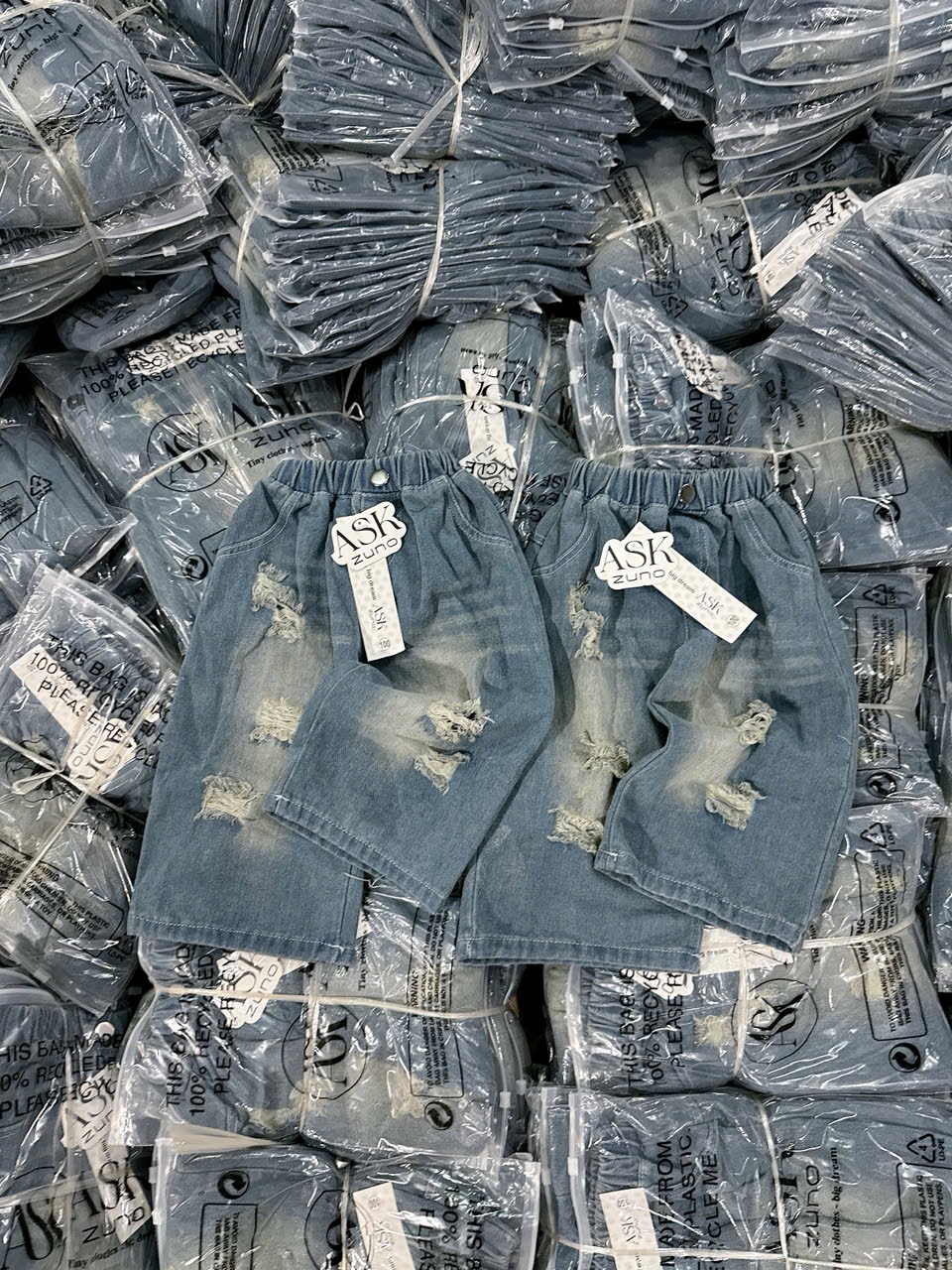 QB375 - QUẦN JEANS BÉ TRAI SUÔNG RÁCH XANH RÁCH NHIỀU