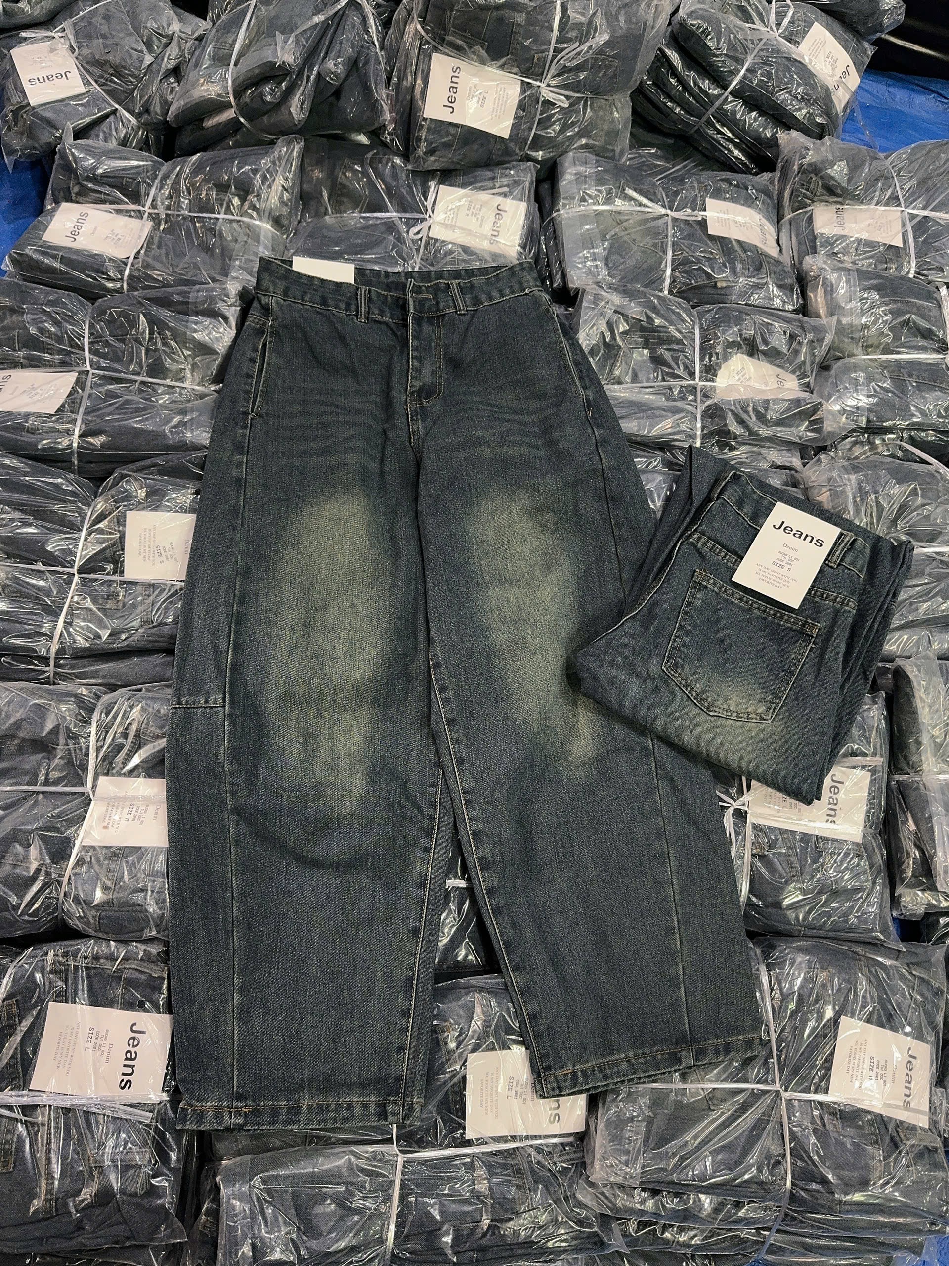 QNU678 - QUẦN JEANS BAGGY SUÔNG XANH LI GỐI M2601