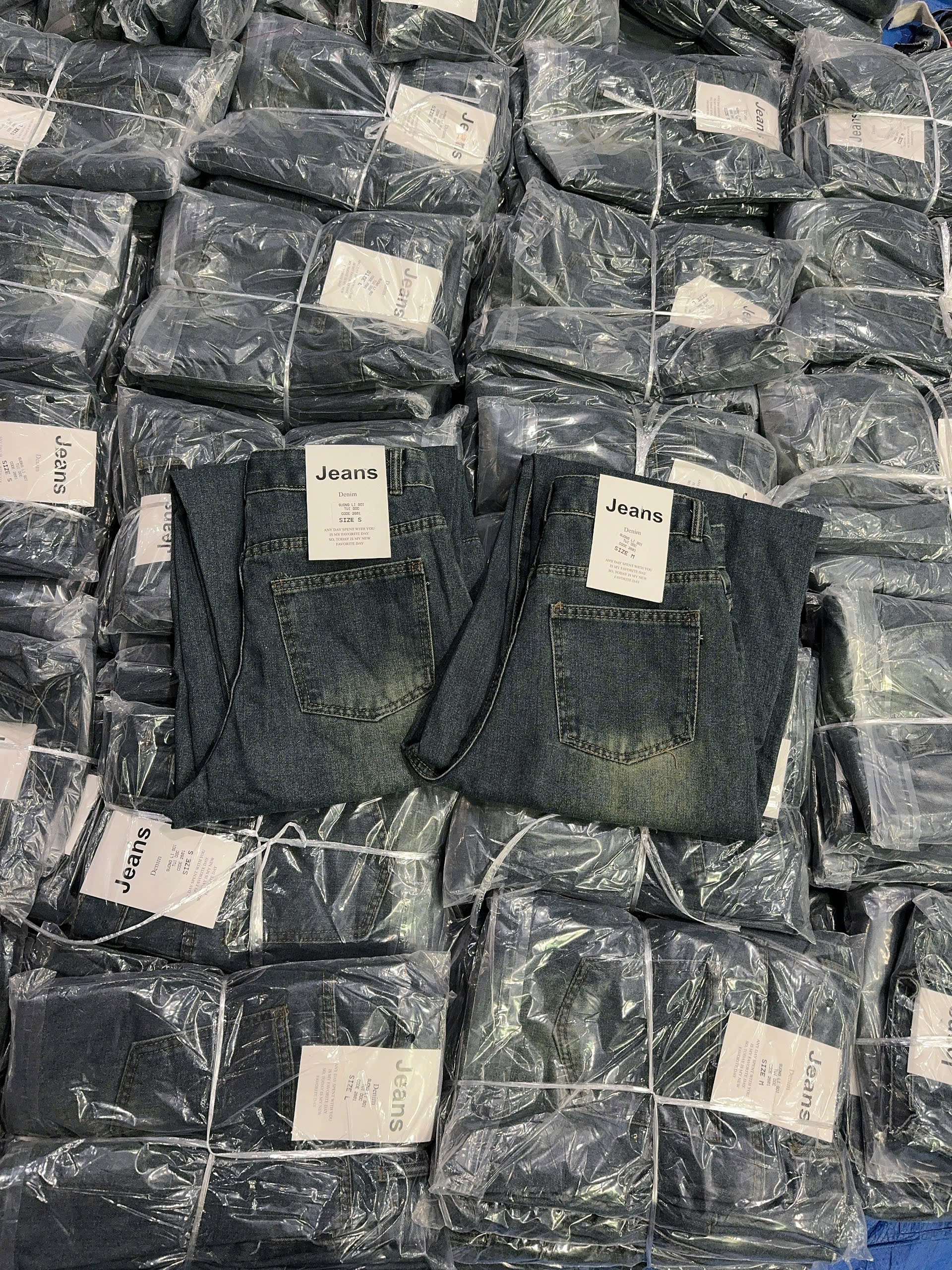 QNU678 - QUẦN JEANS BAGGY SUÔNG XANH LI GỐI M2601