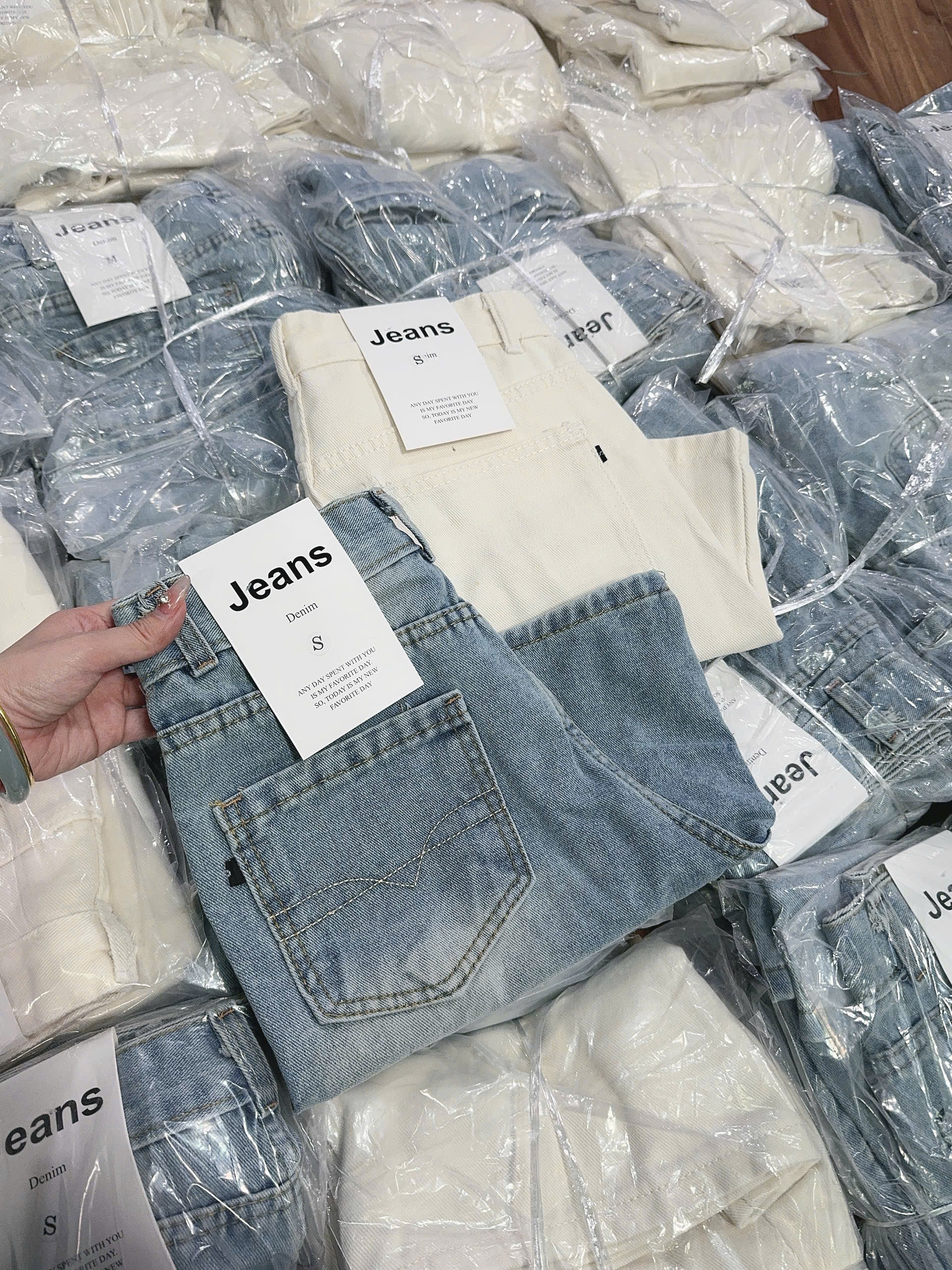 QNU687 - QUẦN JEANS NGỐ NỮ SUÔNG XANH TRẮNG