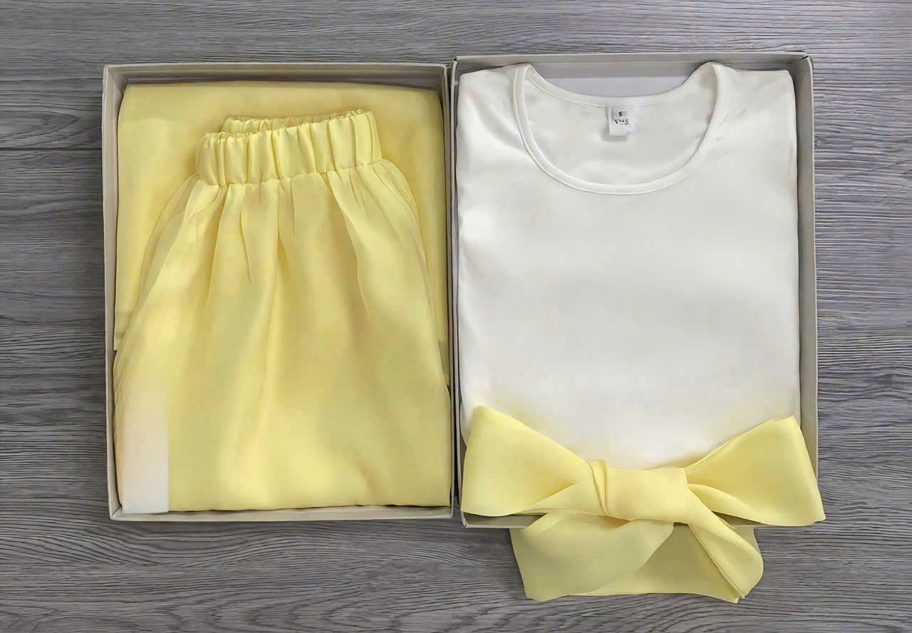 S335 - SET NỮ ÁO ZIP TRẮNG MIX CVAY TƠ VÀNG