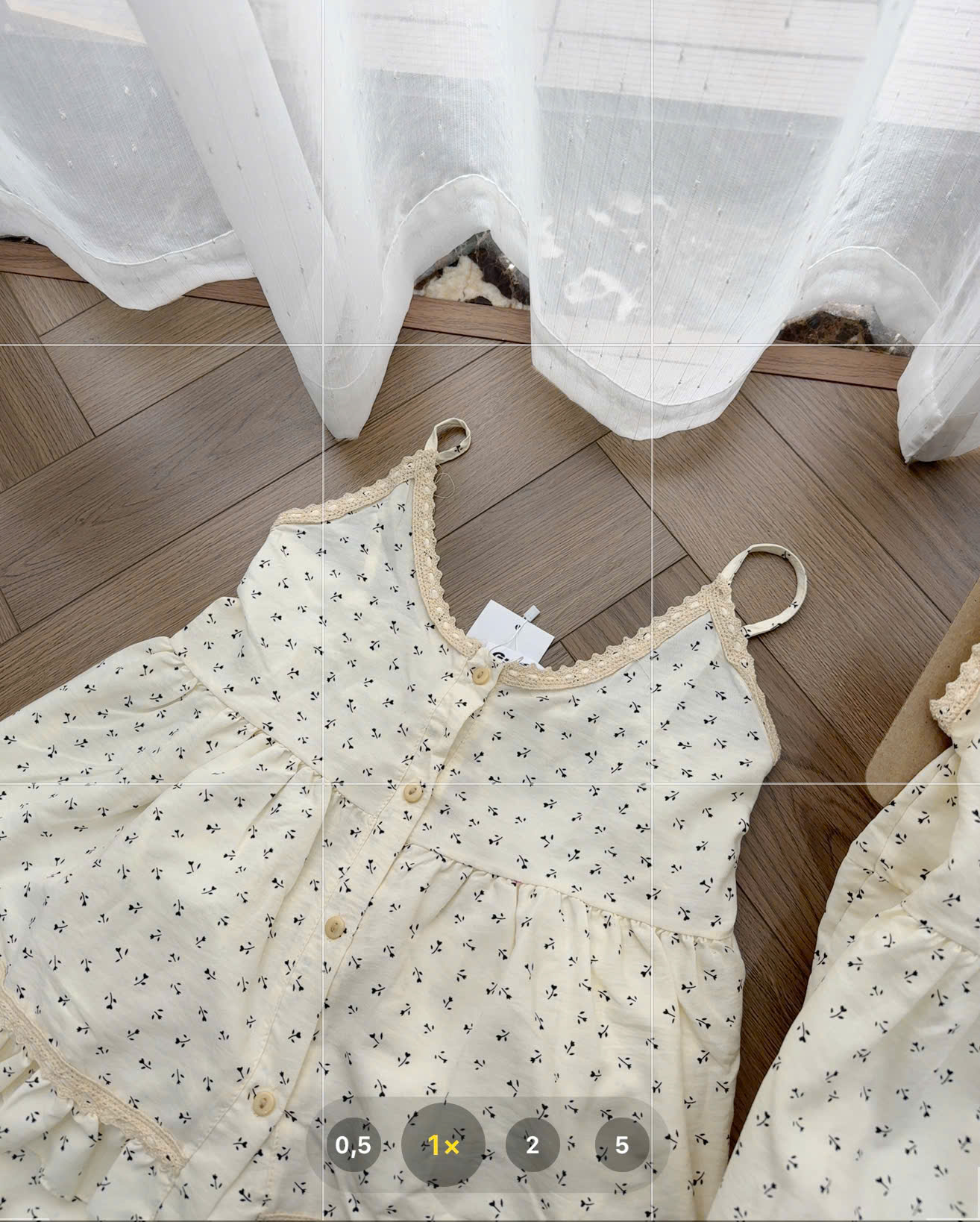 S345 - BỘ ĐÙI NỮ 2S ĐŨI MÀU BE HÌNH LÁ VIỀN REN