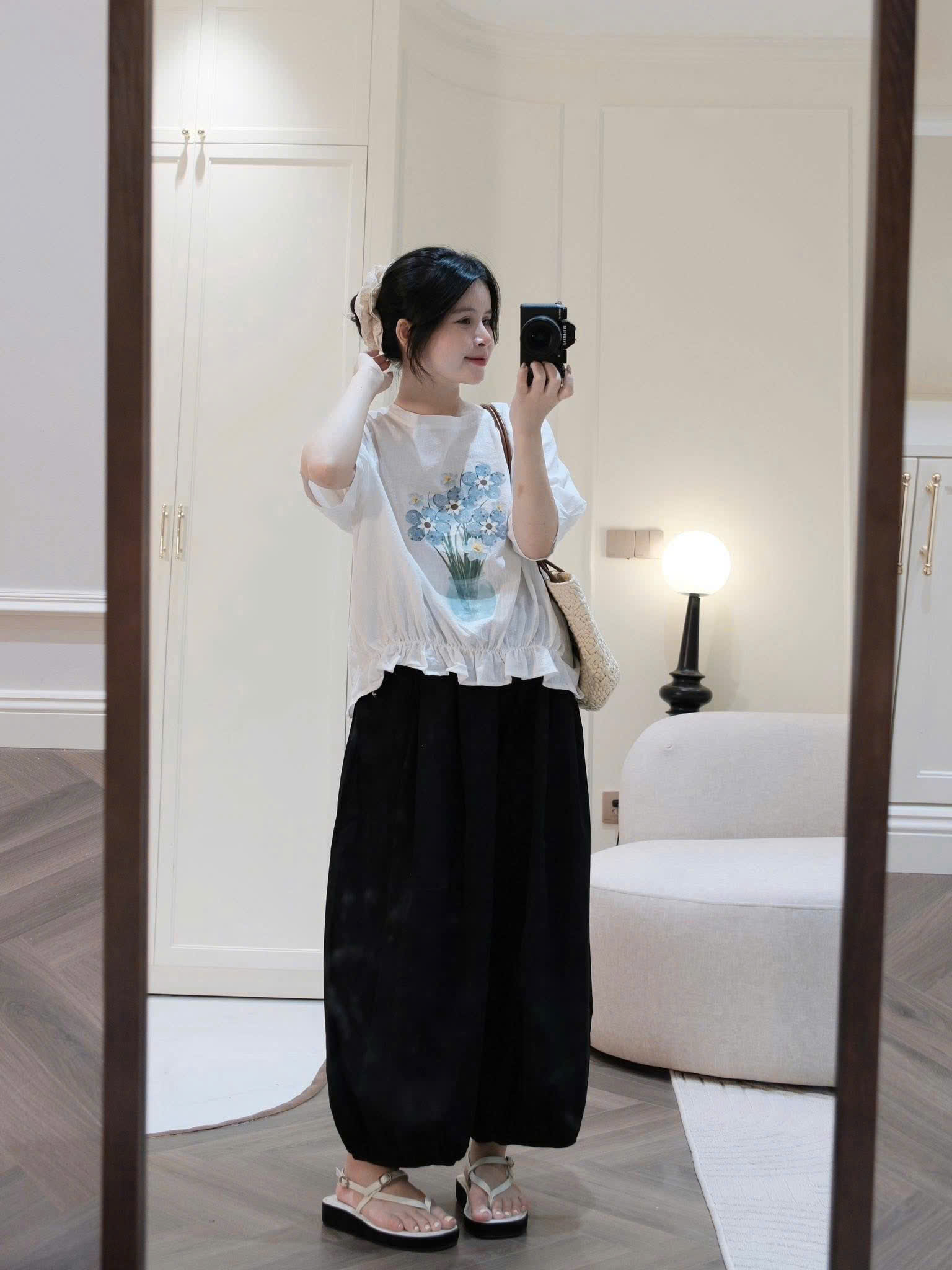 S368 - BỘ ĐŨI TRẮNG CHUN GẤU IN HOA QUẦN BOMBER