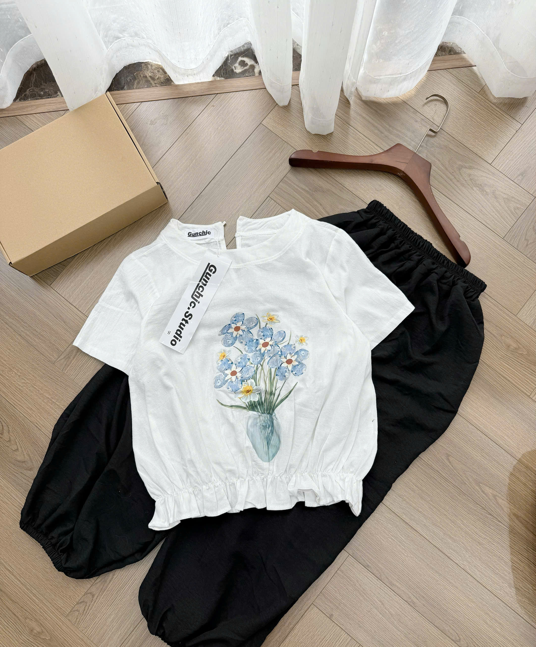 S368 - BỘ ĐŨI TRẮNG CHUN GẤU IN HOA QUẦN BOMBER