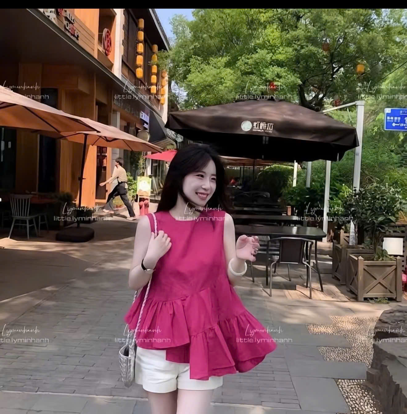 S374 - BỘ ĐÙI NỮ ÁO HỒNG ĐẬM BÈO LỆCH QUẦN ĐŨI TRẮNG