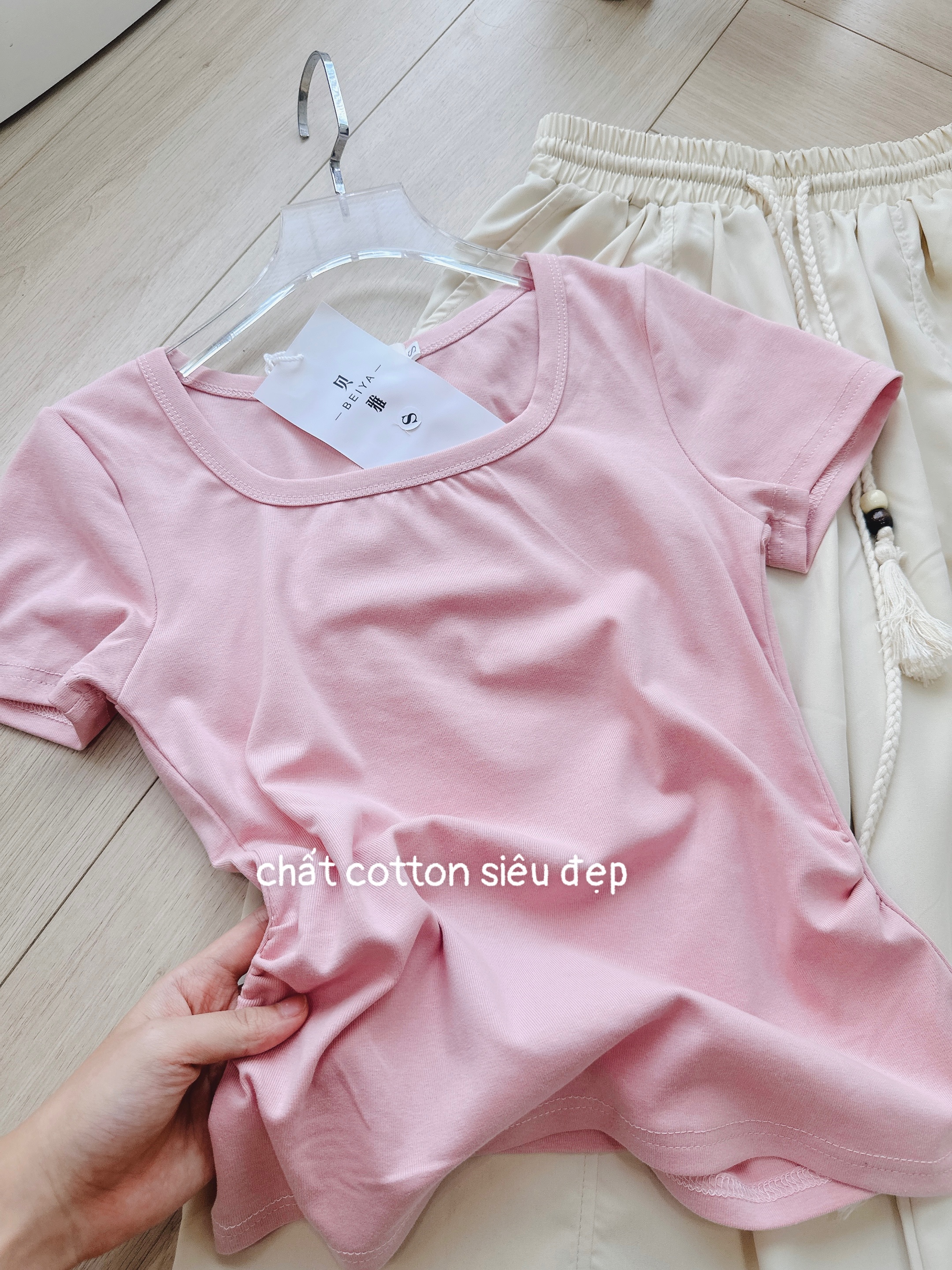 S392 - BỘ NỮ ÁO HỒNG CỔ VUÔNG QUẦN SUÔNG BE
