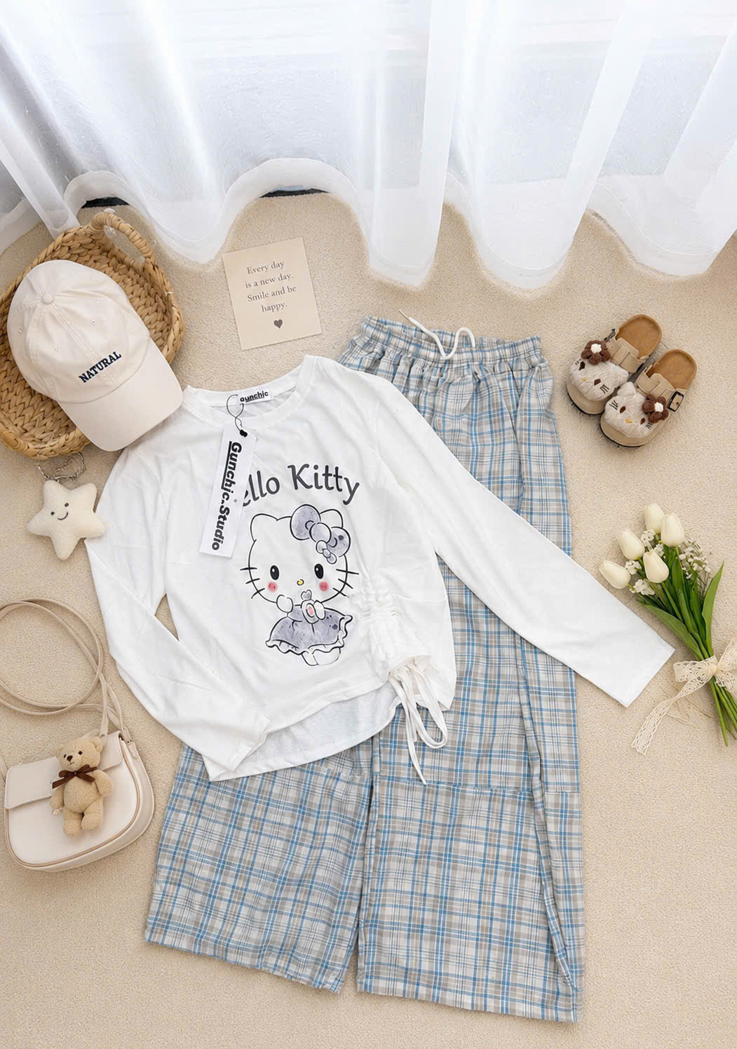S395 - BỘ NỮ DÀI TAY ÁO TRẮNG HELLO KITTY QUẦN SUÔNG XANH