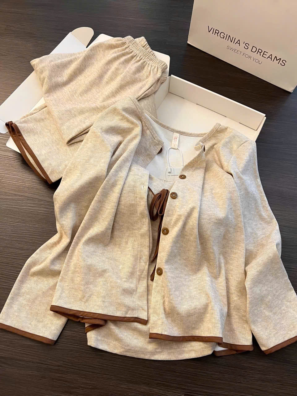 S409 - SET NỮ 3CT TĂM BE VIỀN NÂU ÁO 2S MIX CARDIGAN QUẦN SUÔNG