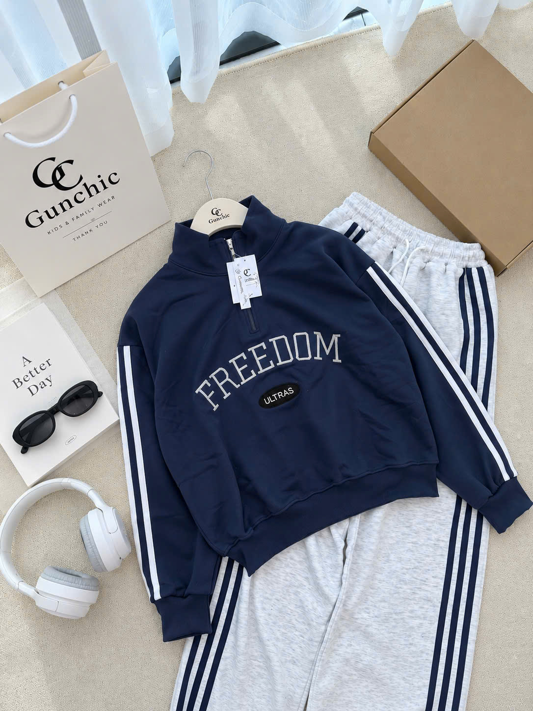 S422 - SET NỮ HAIDA CỔ KHÓA FREEDOM ÁO THAN QUẦN GHI SUÔNG