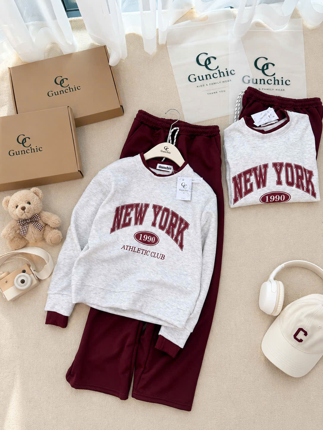 S426 - BỘ NỮ NỈ HAIDA ÁO GHI NEWYORK QUẦN SUÔNG ĐỎ