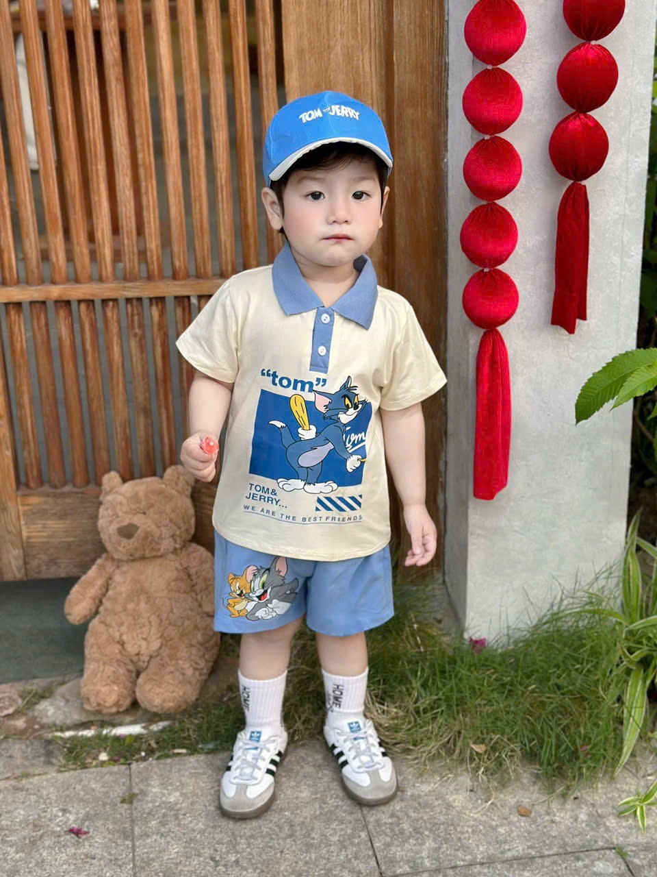 T149 - BỘ BÉ TRAI ÁO POLO BE CỔ XANH TOM JERRY KÈM MŨ