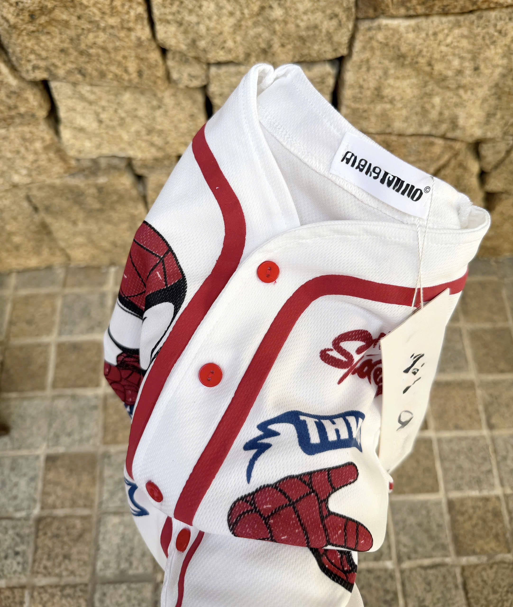 T151 - BỘ ĐÙI BÉ TRAI ÁO TRẮNG CÚC SPIDERMAN QUẦN KAKI ĐỎ