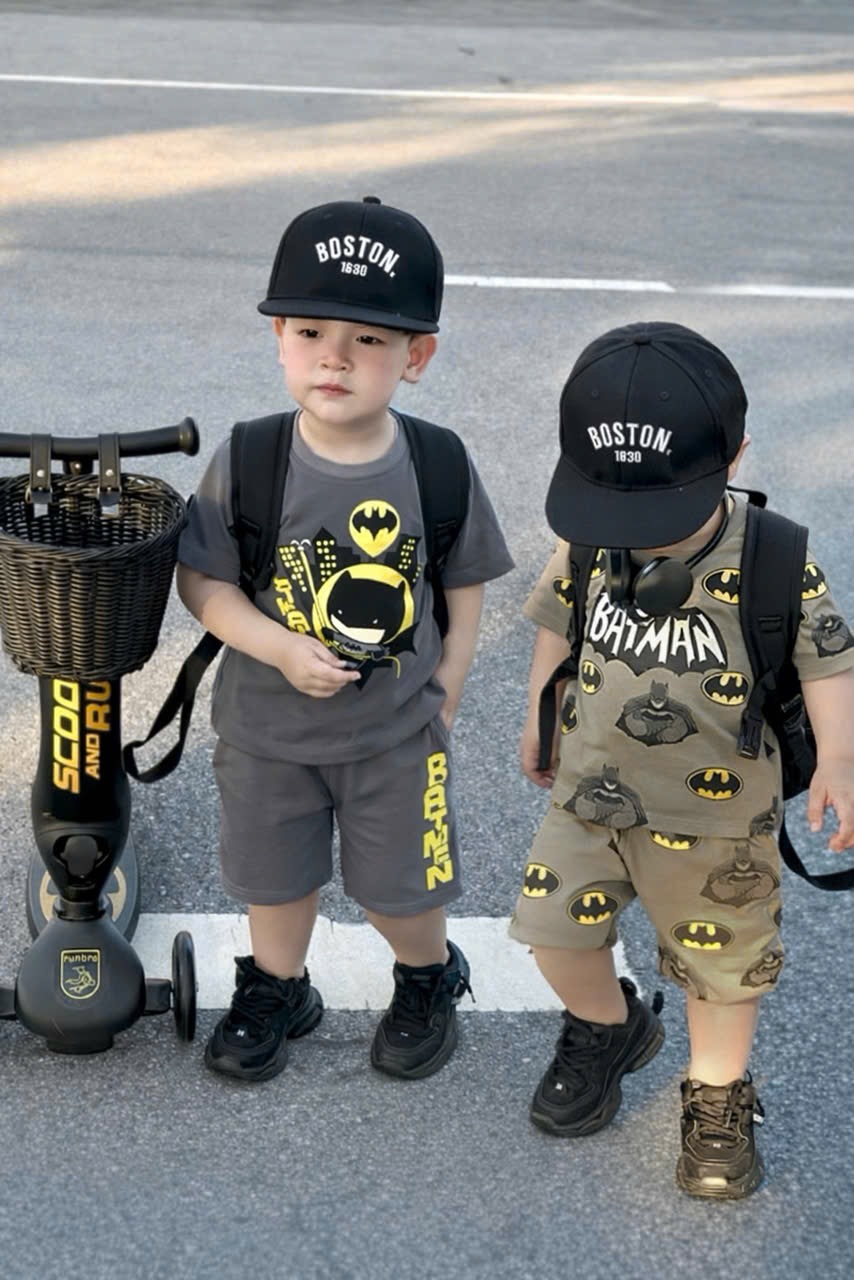 T153 - SET 2 BỘ ĐÙI BÉ TRAI BATMAN rêu xám