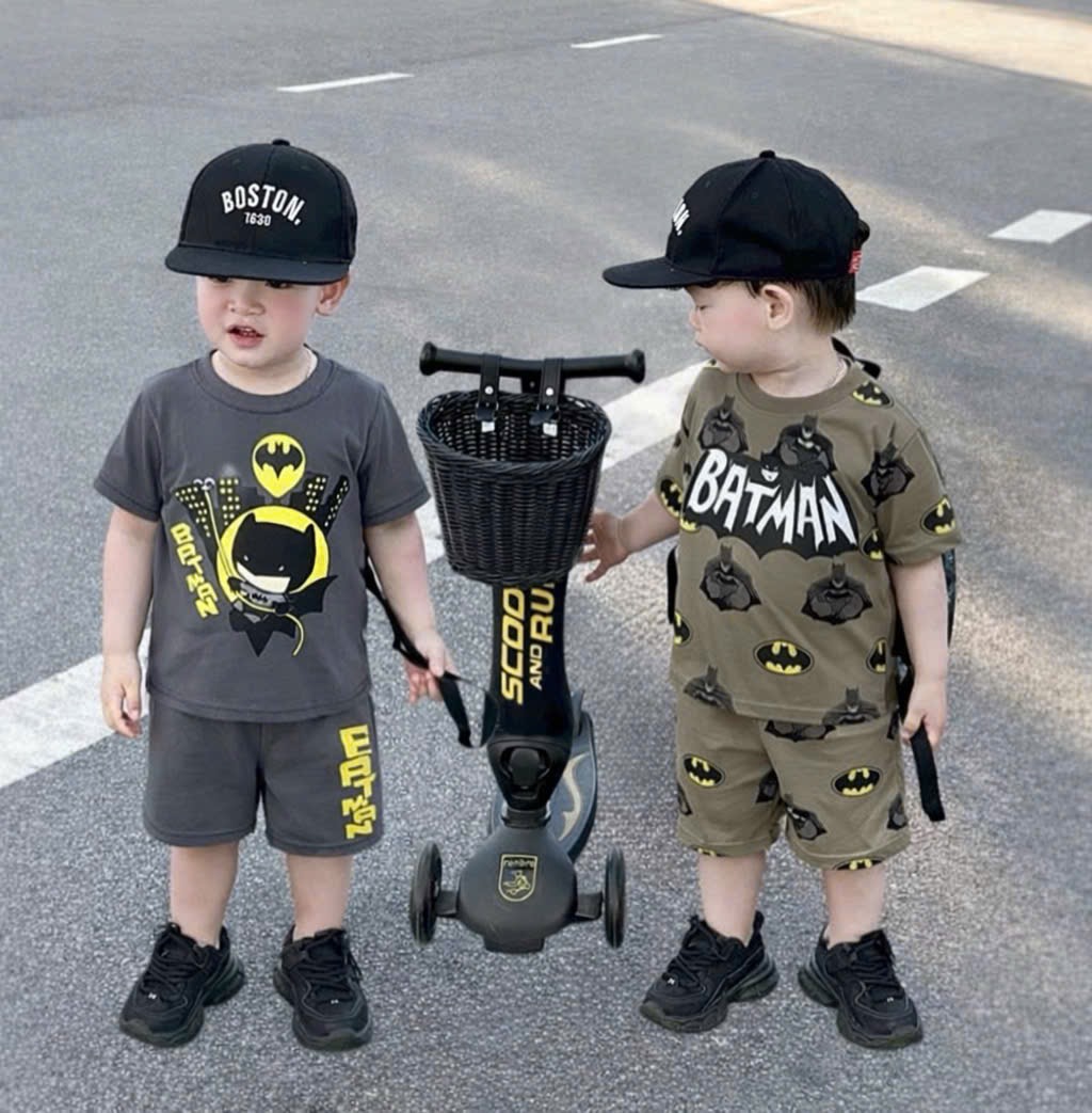T153 - SET 2 BỘ ĐÙI BÉ TRAI BATMAN rêu xám