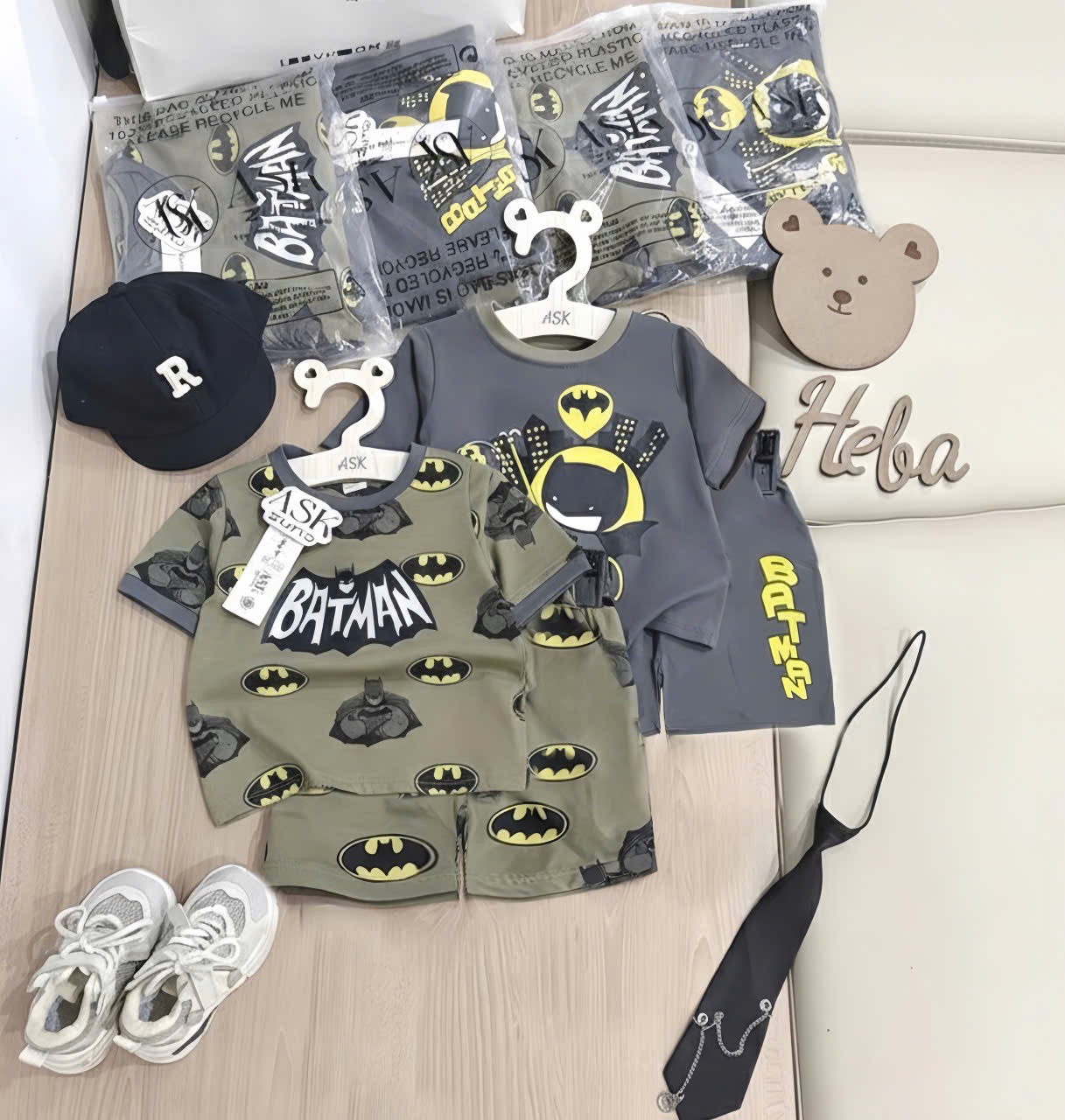T153 - SET 2 BỘ ĐÙI BÉ TRAI BATMAN rêu xám