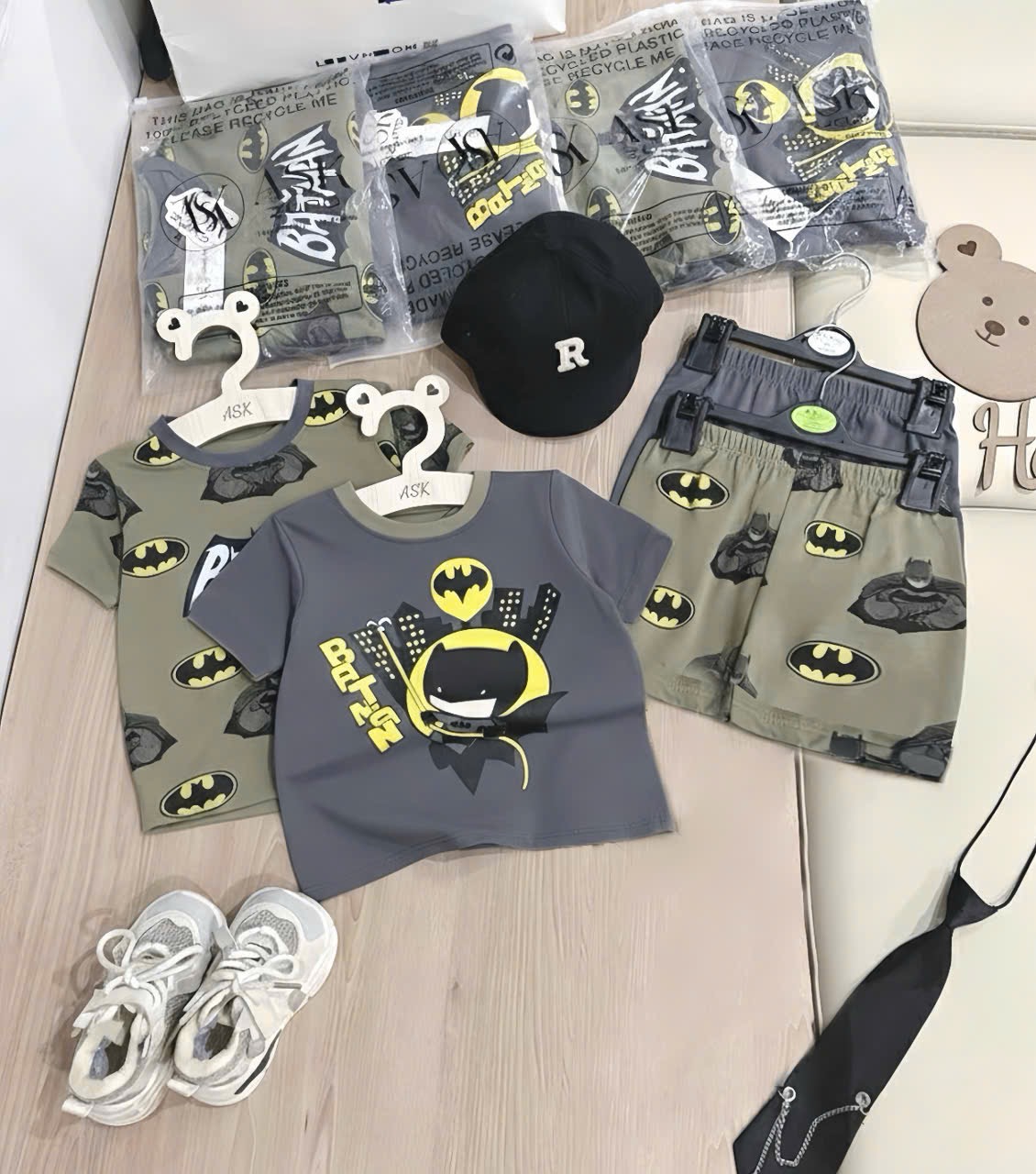 T153 - SET 2 BỘ ĐÙI BÉ TRAI BATMAN rêu xám
