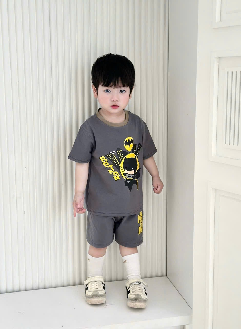 T153 - SET 2 BỘ ĐÙI BÉ TRAI BATMAN rêu xám
