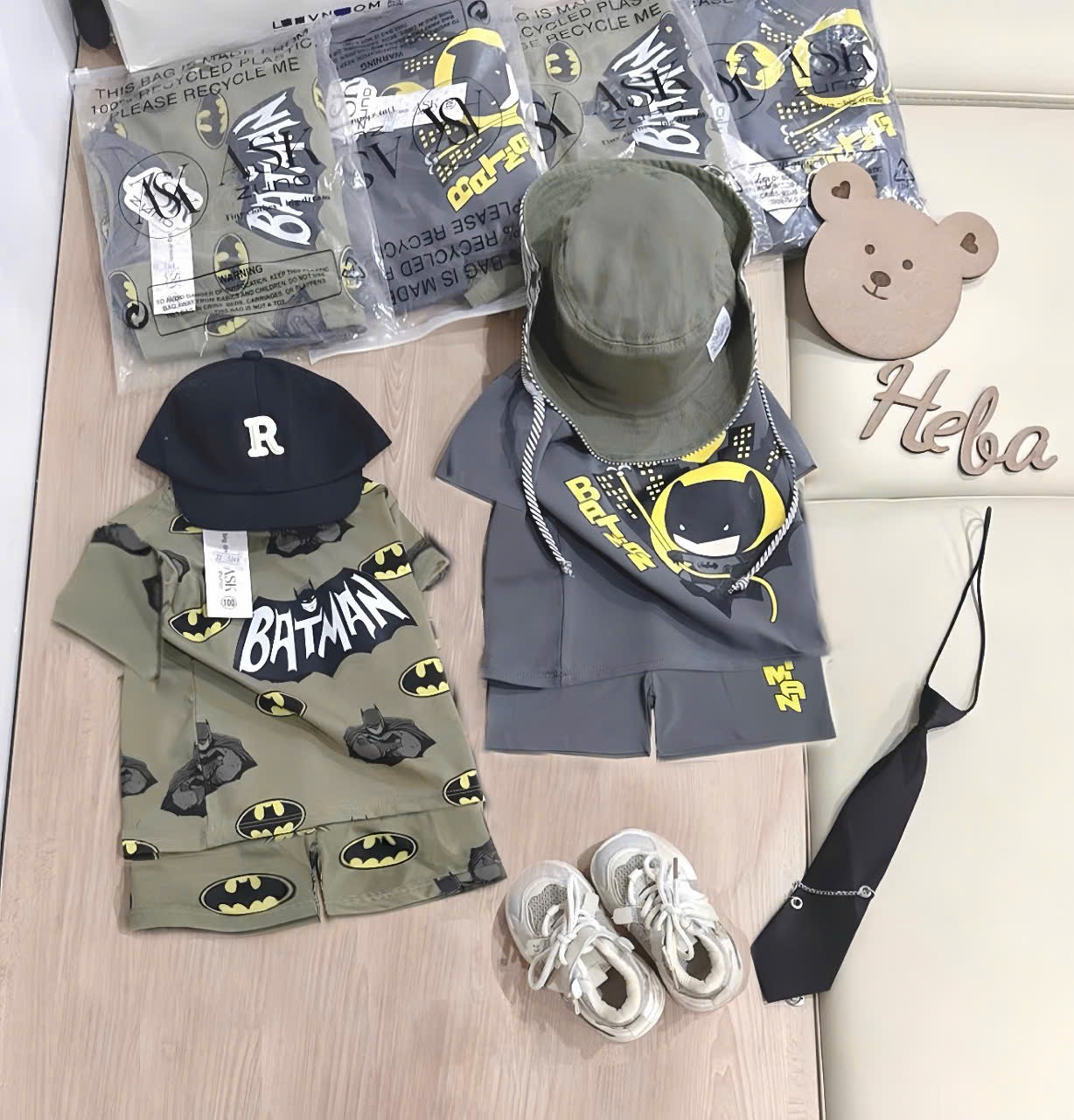T153 - SET 2 BỘ ĐÙI BÉ TRAI BATMAN rêu xám