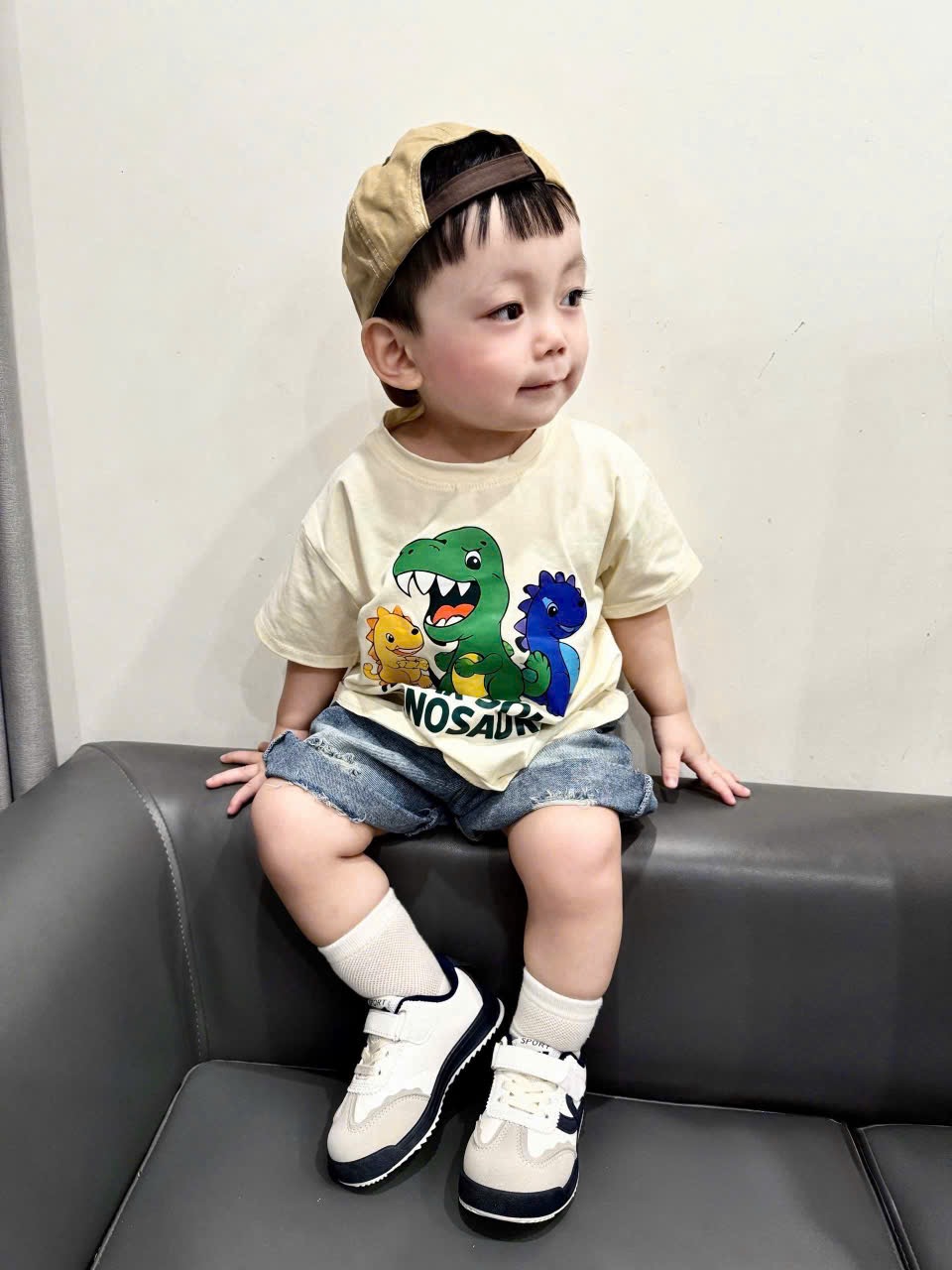 T154 - BỘ ĐÙI BÉ TRAI ÁO BE KHỦNG LONG QUẦN BÒ
