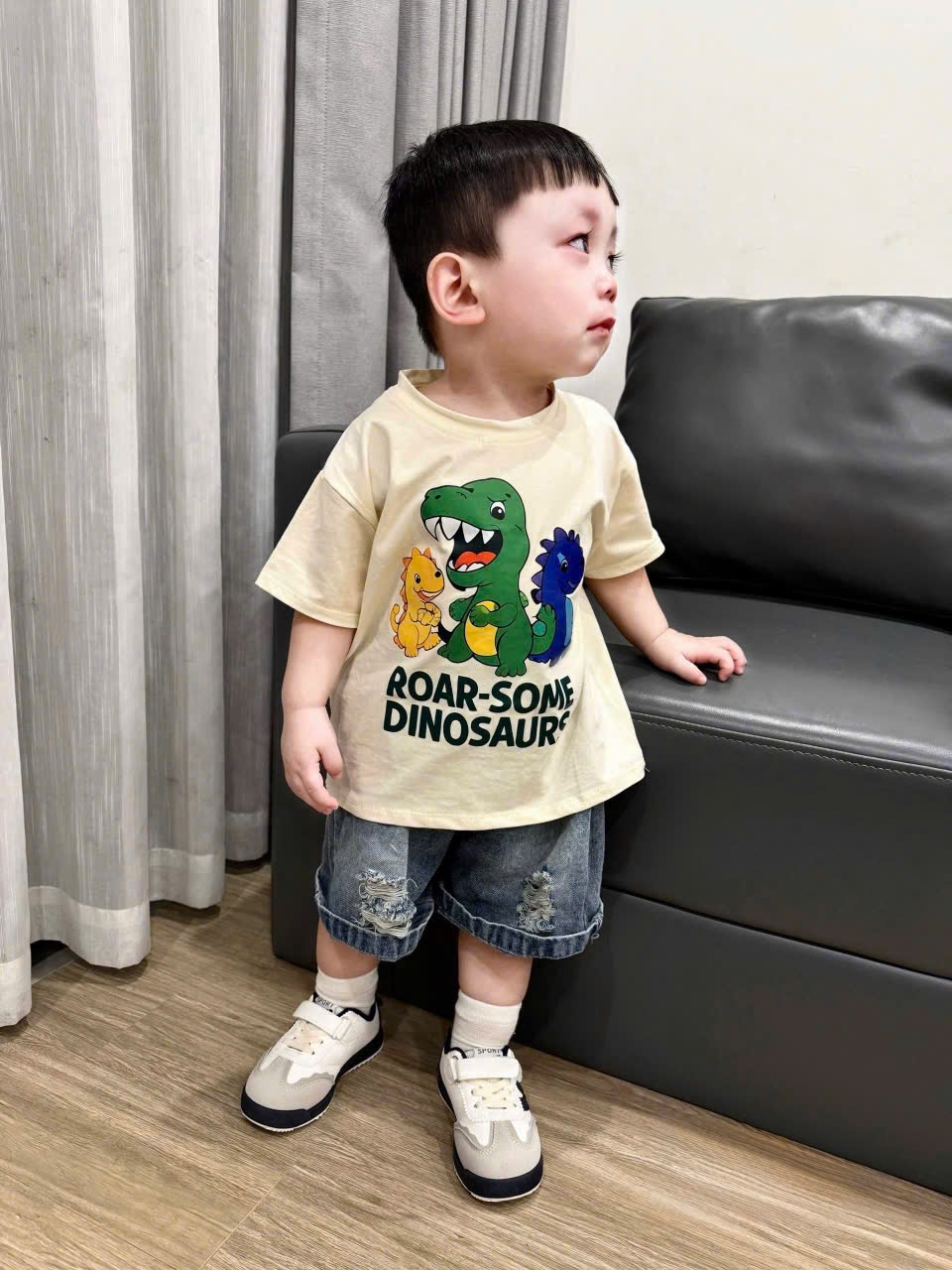 T154 - BỘ ĐÙI BÉ TRAI ÁO BE KHỦNG LONG QUẦN BÒ