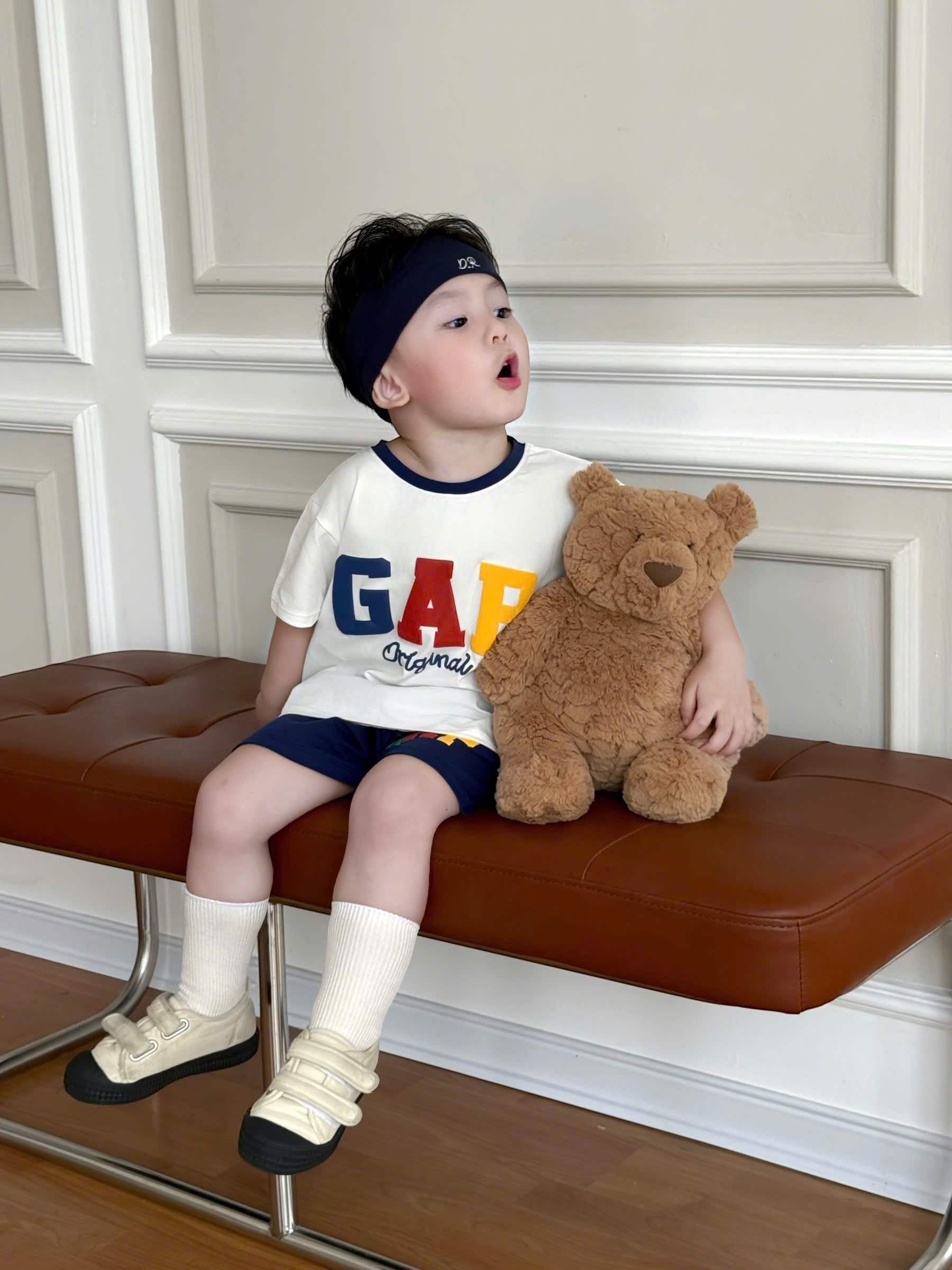 T160 - SET 2 BỘ ĐÙI BÉ TRAI IN GAP NỔI SẮC MÀU than trắng