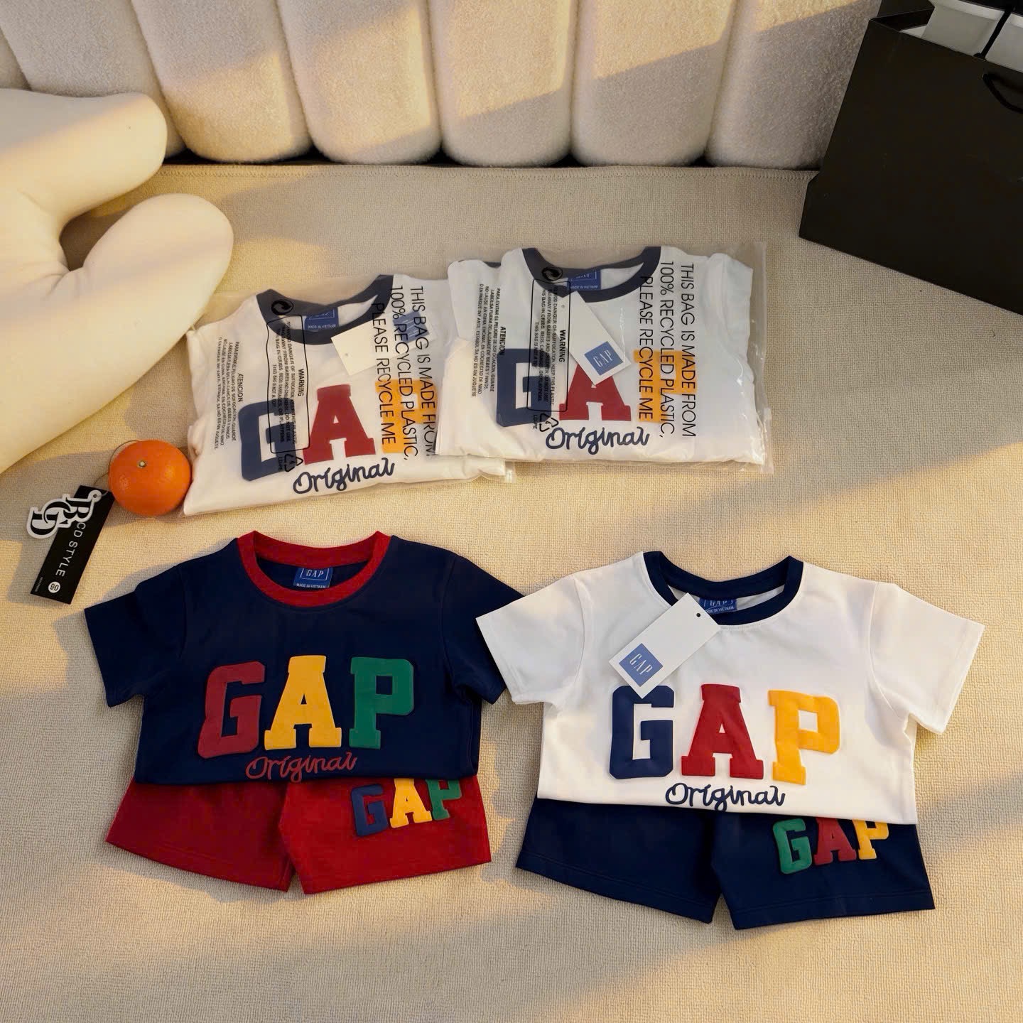 T160 - SET 2 BỘ ĐÙI BÉ TRAI IN GAP NỔI SẮC MÀU than trắng