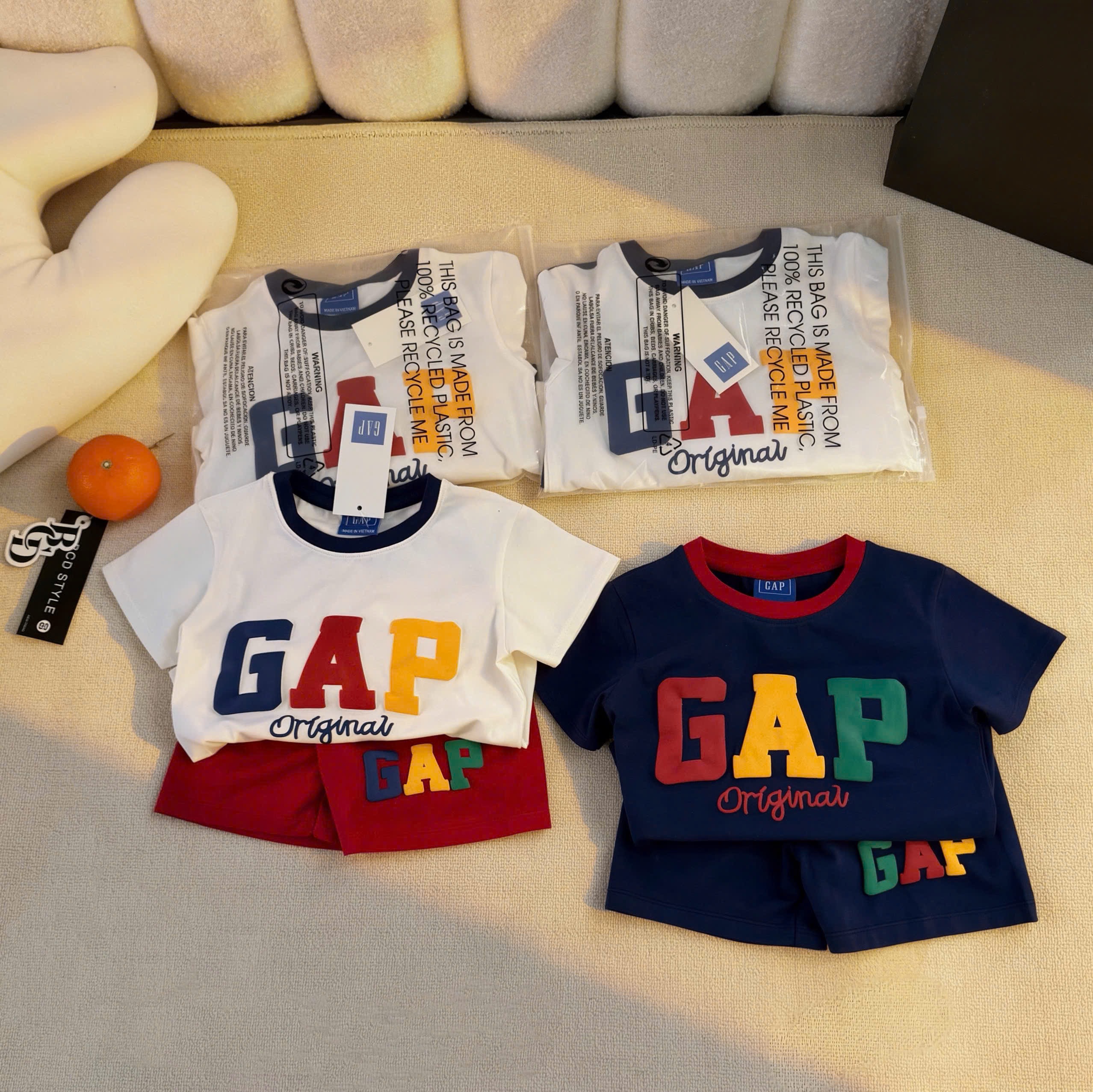 T160 - SET 2 BỘ ĐÙI BÉ TRAI IN GAP NỔI SẮC MÀU than trắng