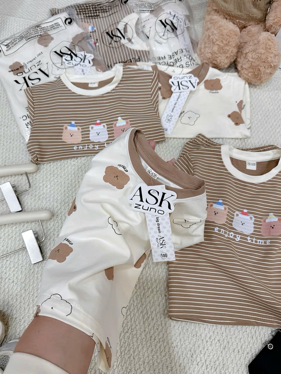 T165 - SET 2 BỘ ĐÙI BÉ TRAI GẤU emiu nâu kẻ be