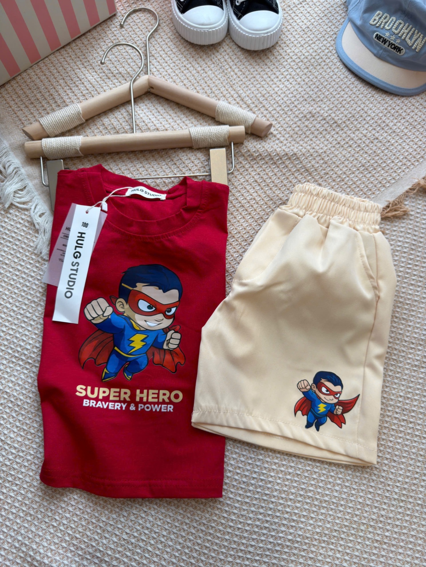 T170 - BỘ ĐÙI BÉ TRAI ÁO CỘC ĐỎ SUPER HERO QUẦN KAKI BE