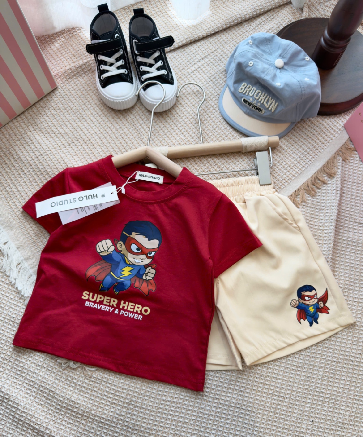 T170 - BỘ ĐÙI BÉ TRAI ÁO CỘC ĐỎ SUPER HERO QUẦN KAKI BE