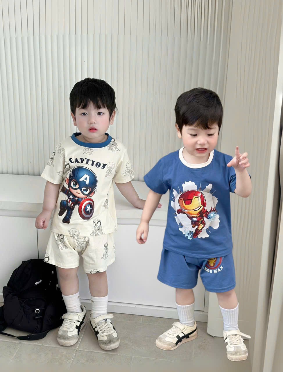 T171 - SET 2 BỘ ĐÙI BÉ TRAI SIÊU NHÂN A CAPTION xanh be