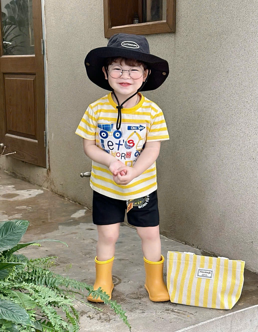 T185 - SET 2 BỘ ĐÙI BÉ TRAI MÁY XÚC WORK kẻ đen vàng