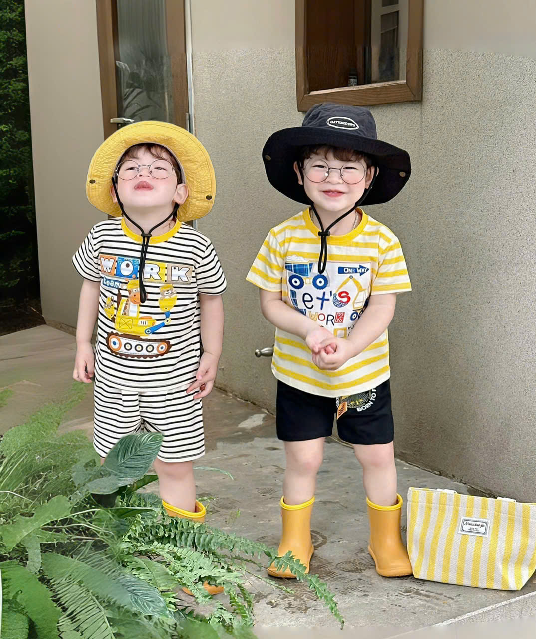 T185 - SET 2 BỘ ĐÙI BÉ TRAI MÁY XÚC WORK kẻ đen vàng
