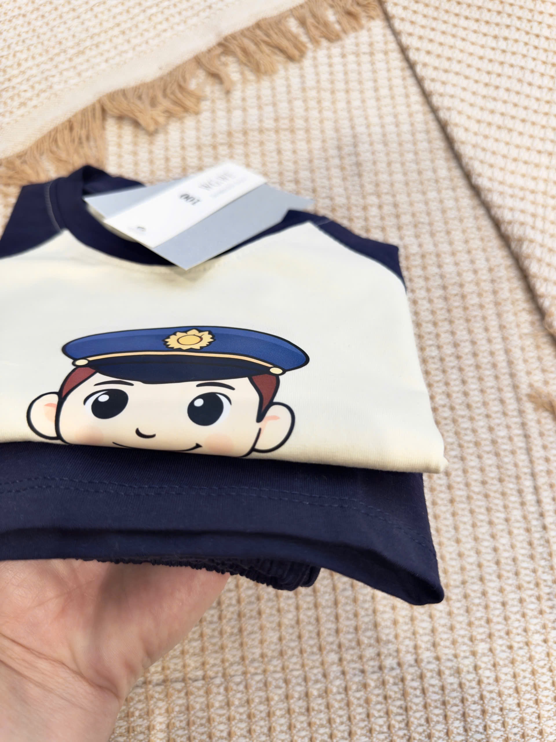 T199 - BỘ ĐÙI BÉ TRAI CẢNH SÁT BE PHỐI THAN