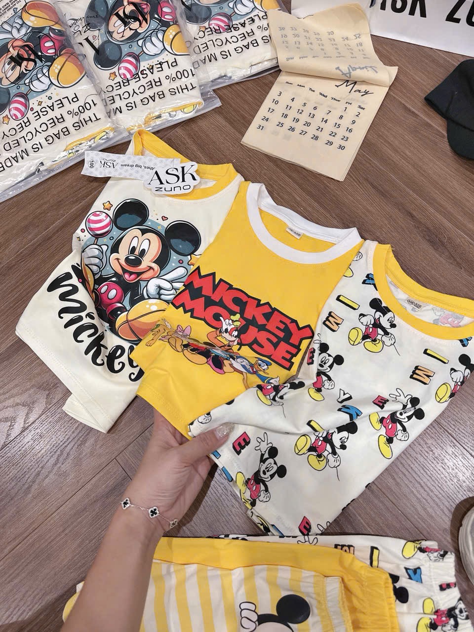 T200 - SET 3 BỘ ĐÙI BÉ TRAI MICKEY TRÀN vàng be