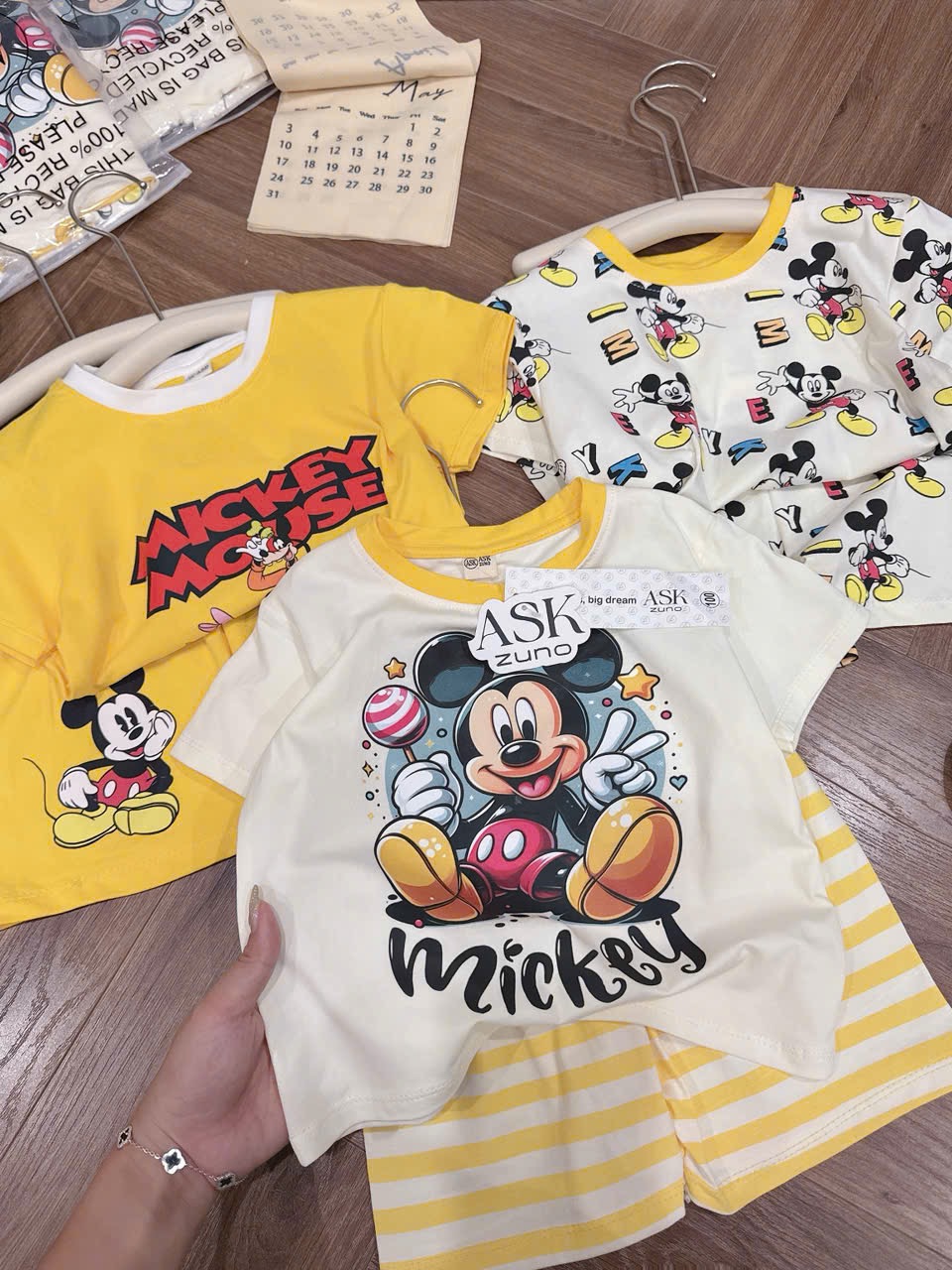 T200 - SET 3 BỘ ĐÙI BÉ TRAI MICKEY TRÀN vàng be