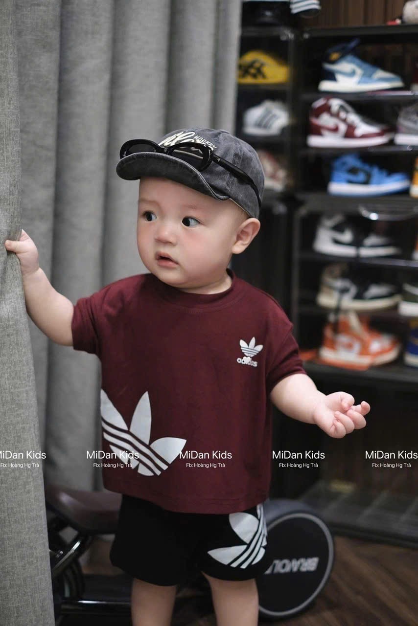 T208 - BỘ ĐÙI BÉ TRAI ÁO ĐỎ DAS QUẦN ĐEN