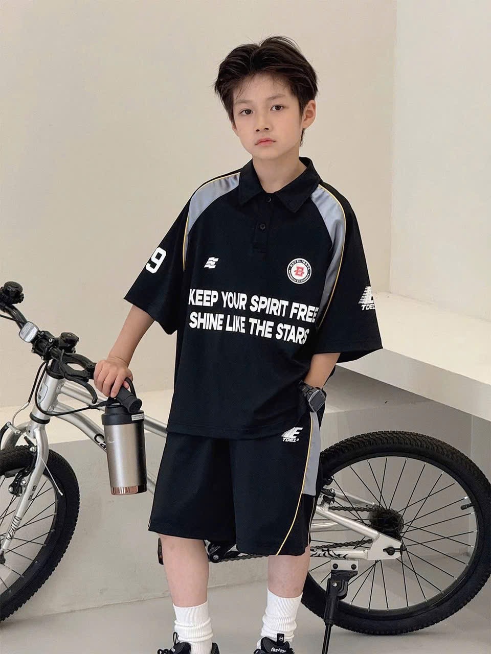 T211 - BỘ ĐÙI BÉ TRAI SIZE ĐẠI ÁO POLO ĐEN PHỐI XÁM KEEP