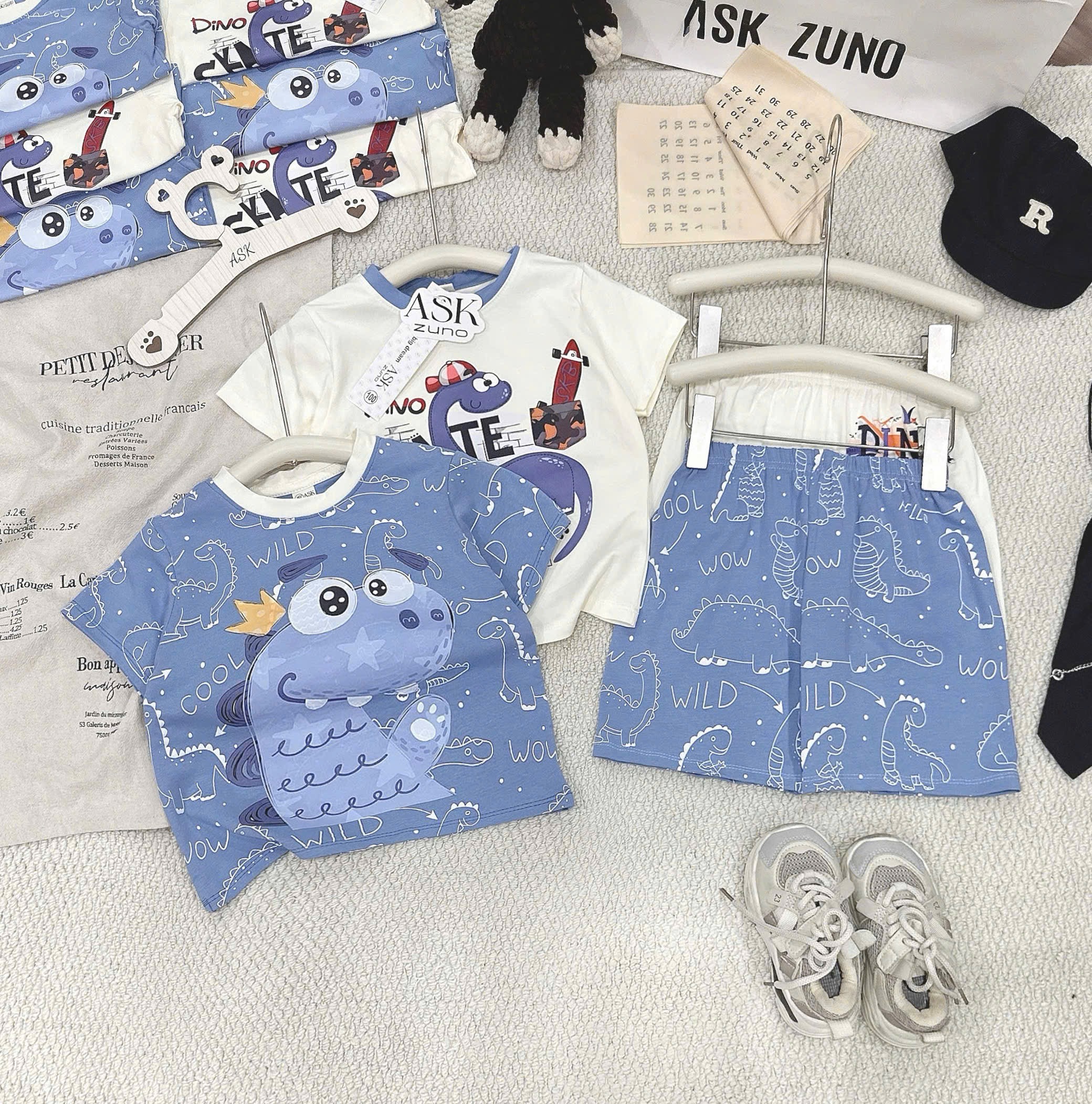 T224 - SET 2 BỘ ĐÙI BÉ TRAI KHỦNG LONG xanh dương trắng