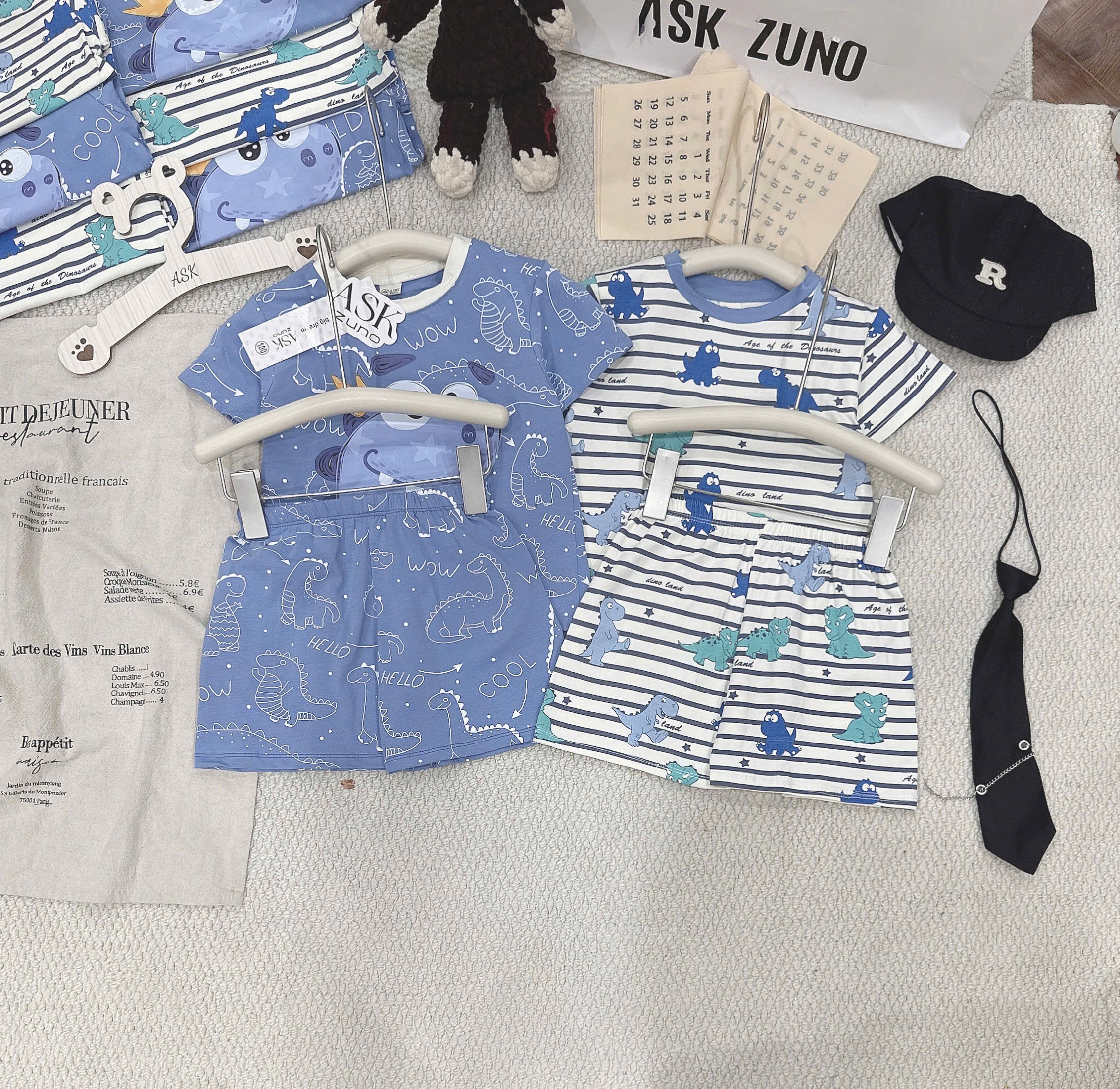 T227 - SET 2 BỘ ĐÙI BÉ TRAI KHỦNG LONG xanh dương kẻ