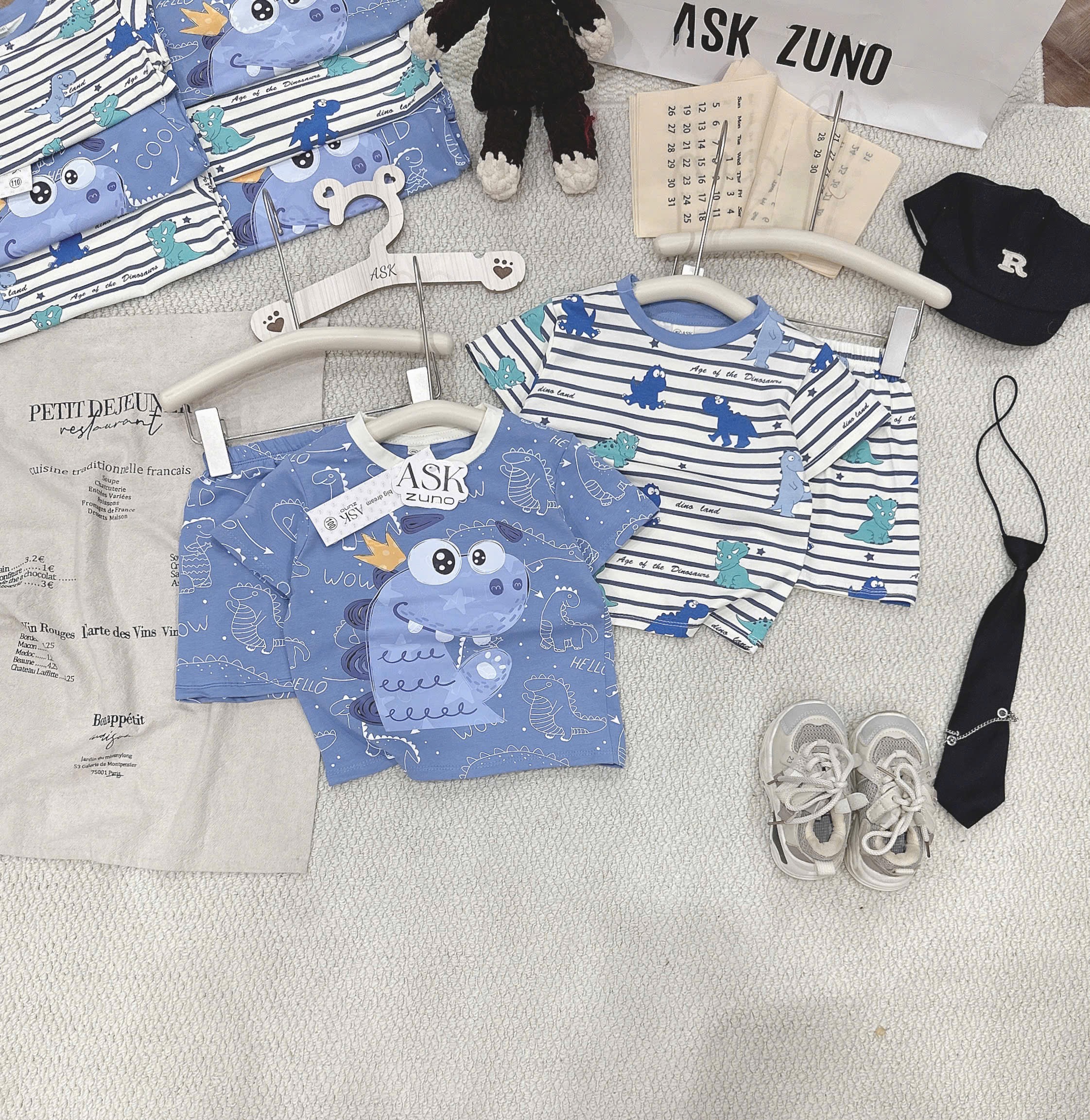 T227 - SET 2 BỘ ĐÙI BÉ TRAI KHỦNG LONG xanh dương kẻ