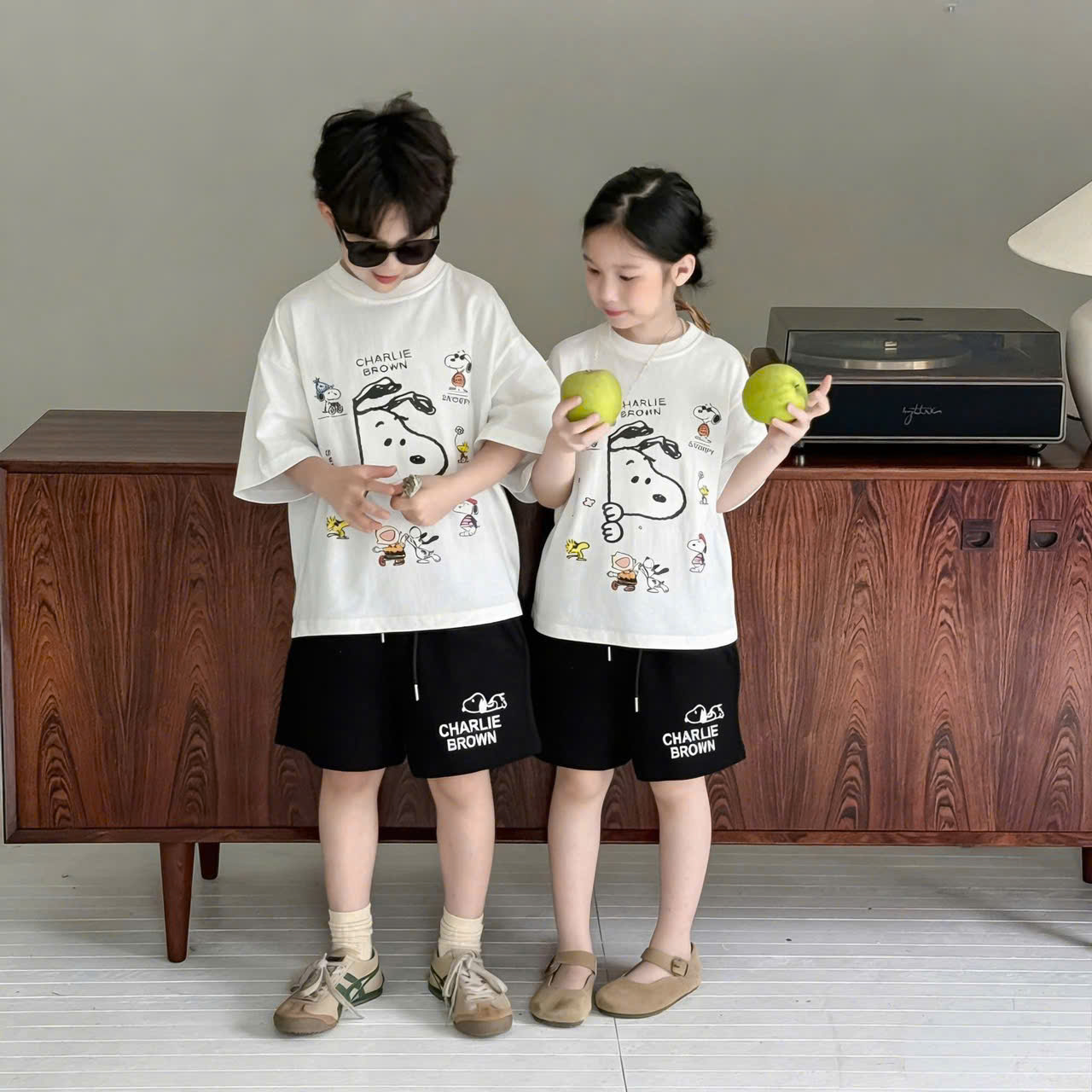 T244 - BỘ ĐÙI BÉ TRAI SIZE ĐẠI ÁO TRẮNG SNOOPY QUẦN ĐEN