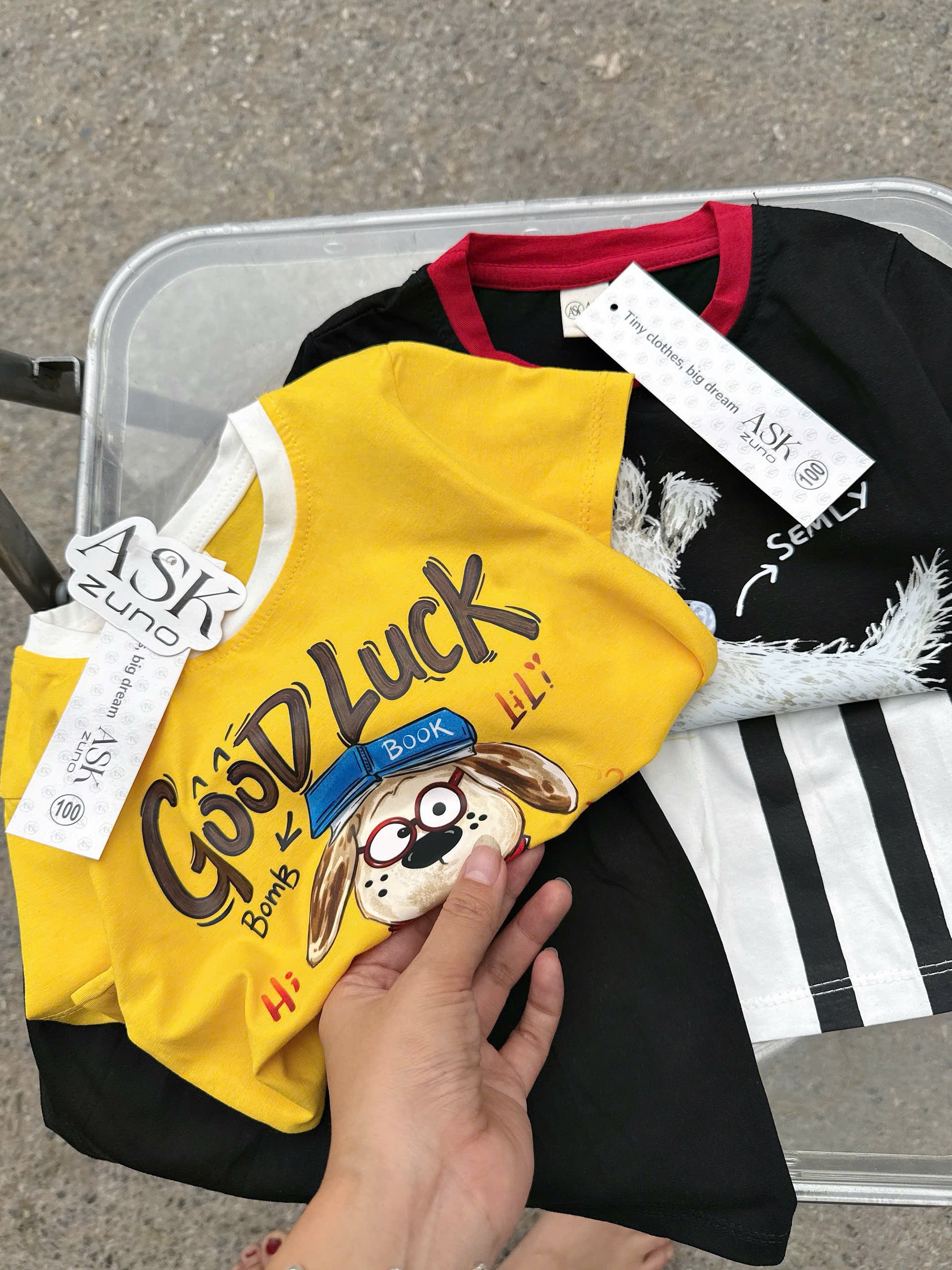 T242 - SET 2 BỘ ĐÙI BÉ TRAI CHÓ DLUCK đen vàng