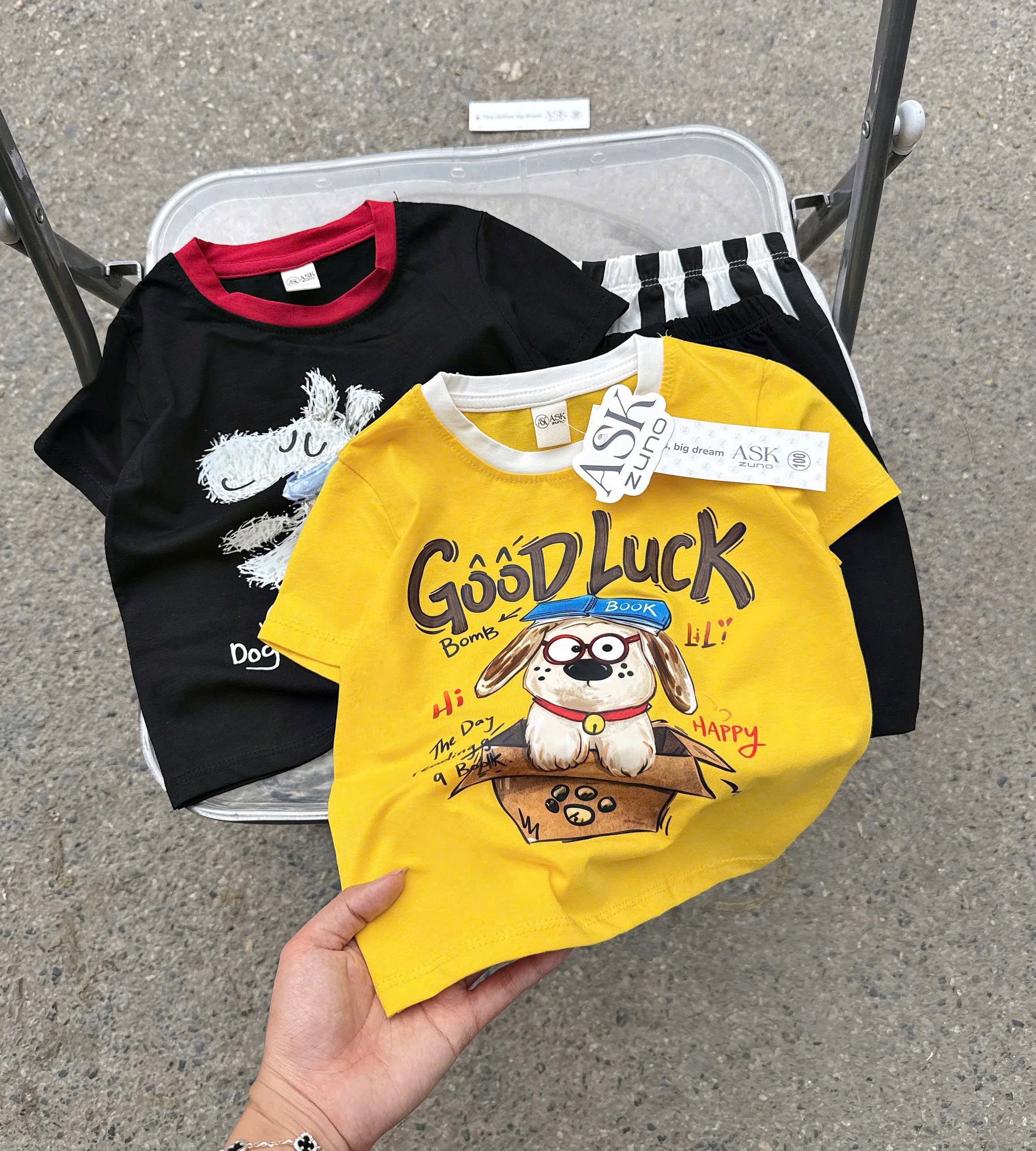 T242 - SET 2 BỘ ĐÙI BÉ TRAI CHÓ DLUCK đen vàng