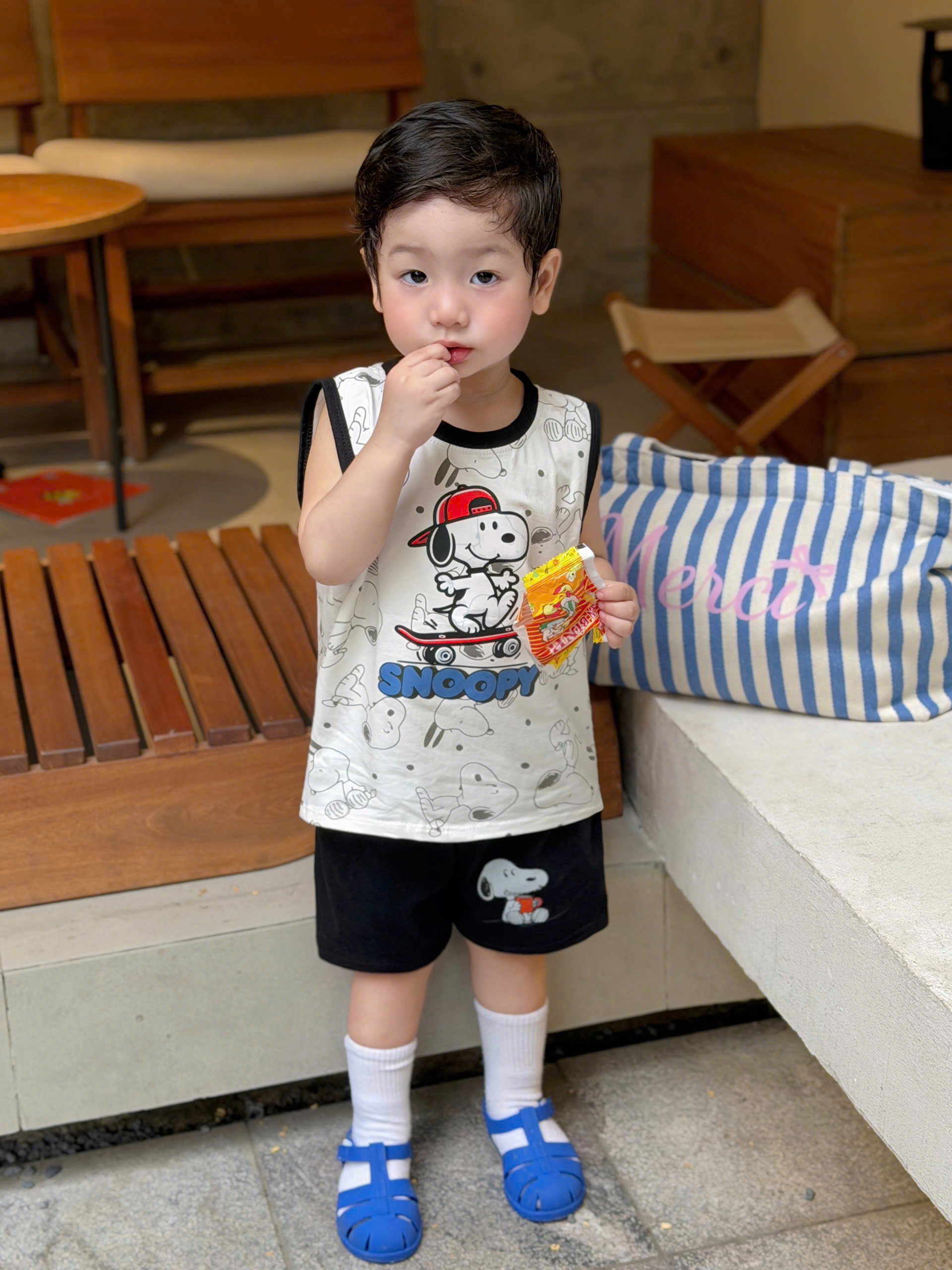 T268 - SET 2 BỘ ĐÙI BÉ TRAI BA LỖ SNOOPY kẻ trắng