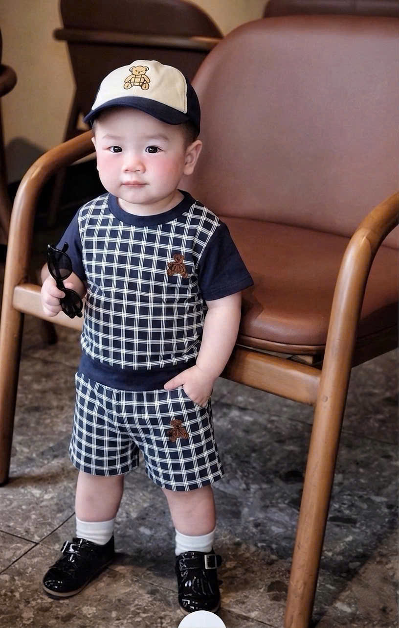 T272 - BỘ ĐÙI BÉ TRAI CARO THAN GẤU NÂU KÈM MŨ