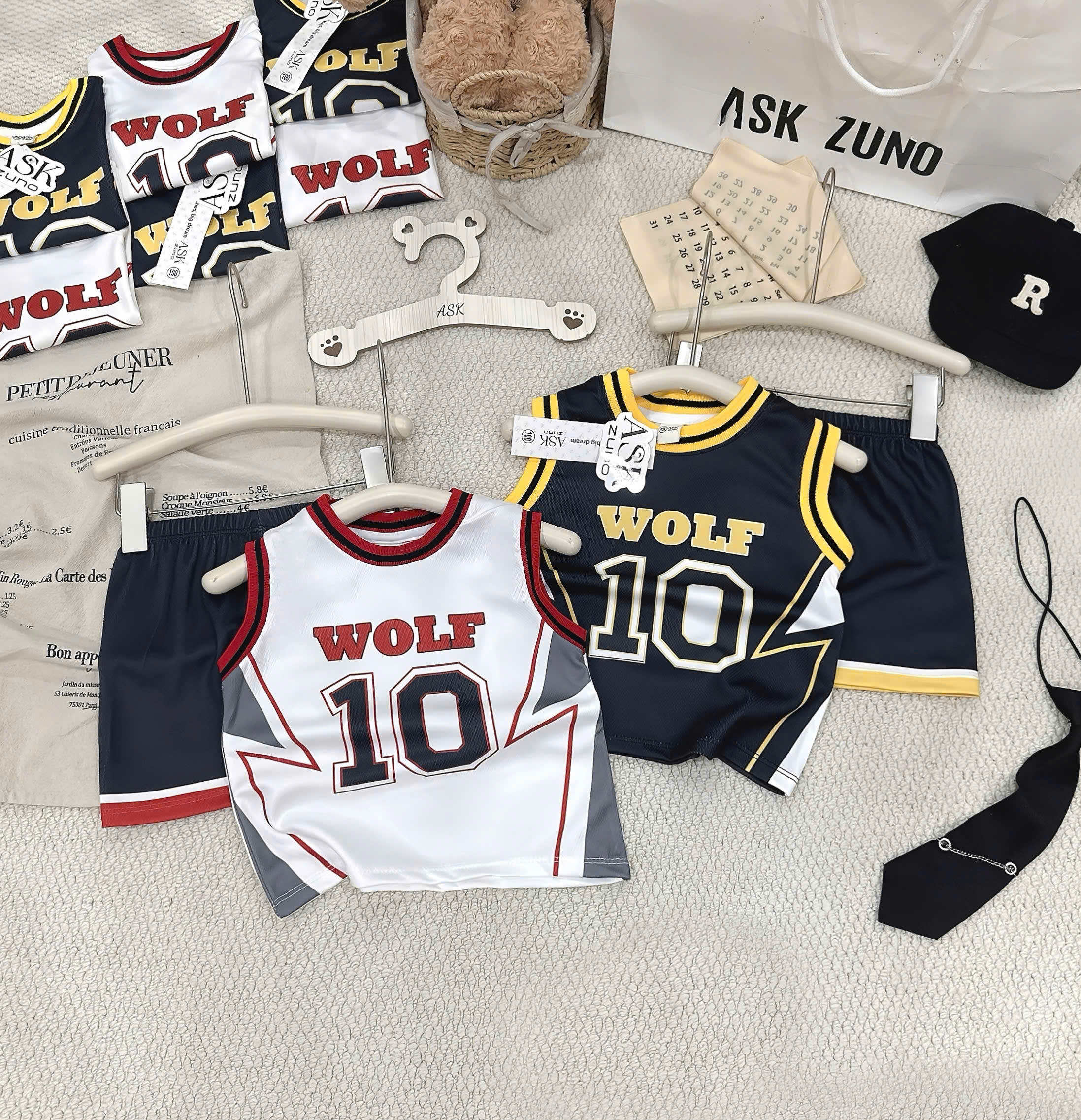 T285 - SET 2 BỘ ĐÙI BÉ TRAI THỂ THAO BA LỖ WOLF 10