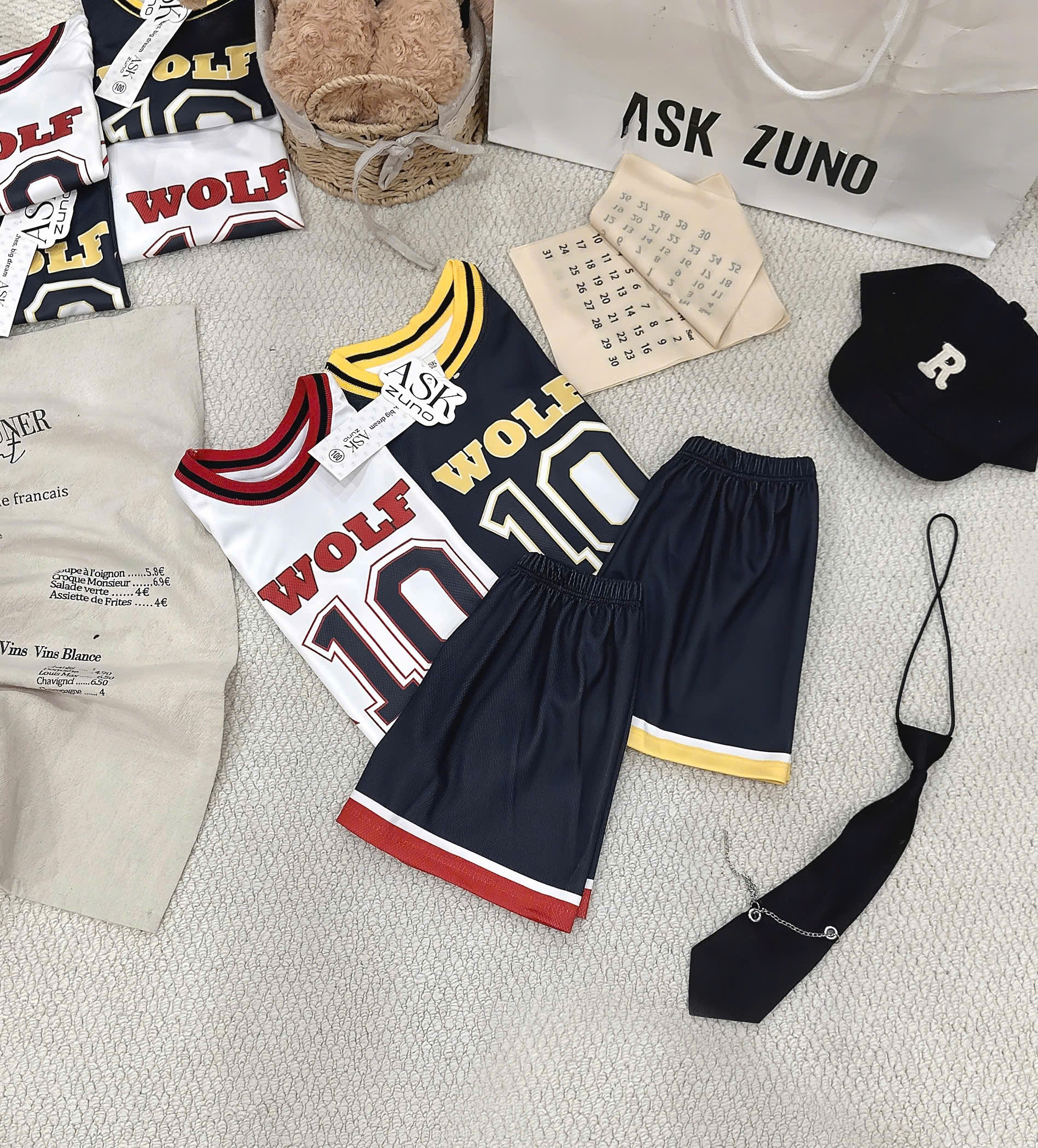 T285 - SET 2 BỘ ĐÙI BÉ TRAI THỂ THAO BA LỖ WOLF 10