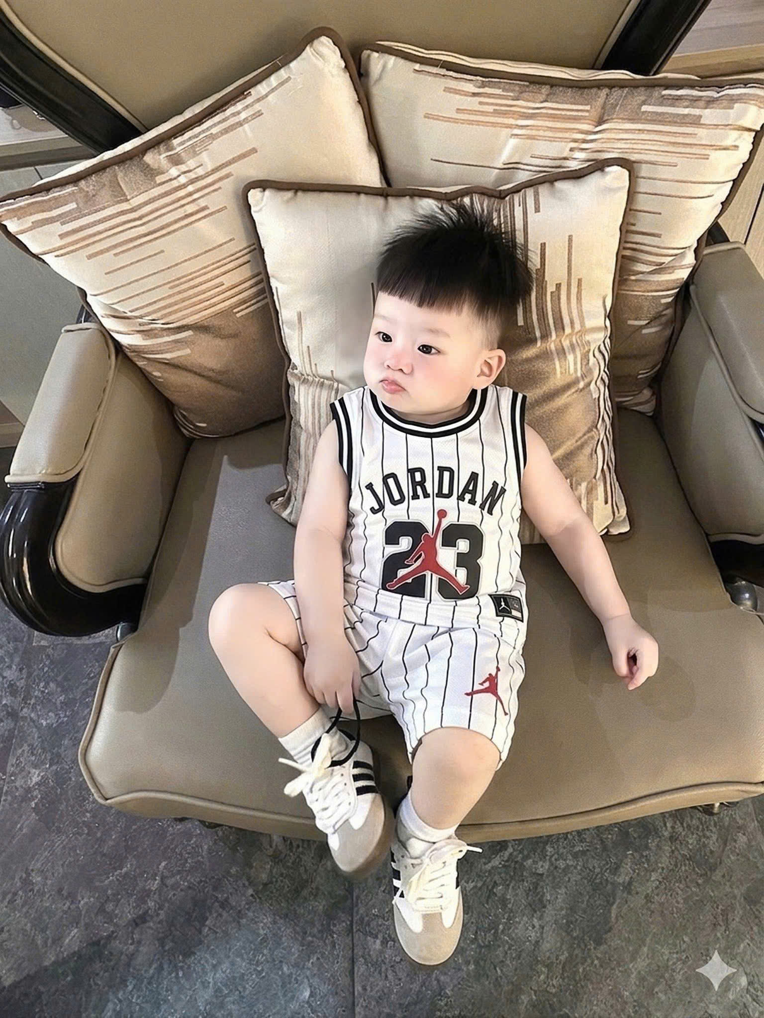 T286 - SET 2 BỘ ĐÙI BÉ TRAI BA LỖ JORDAN BULLS 23 đen trắng