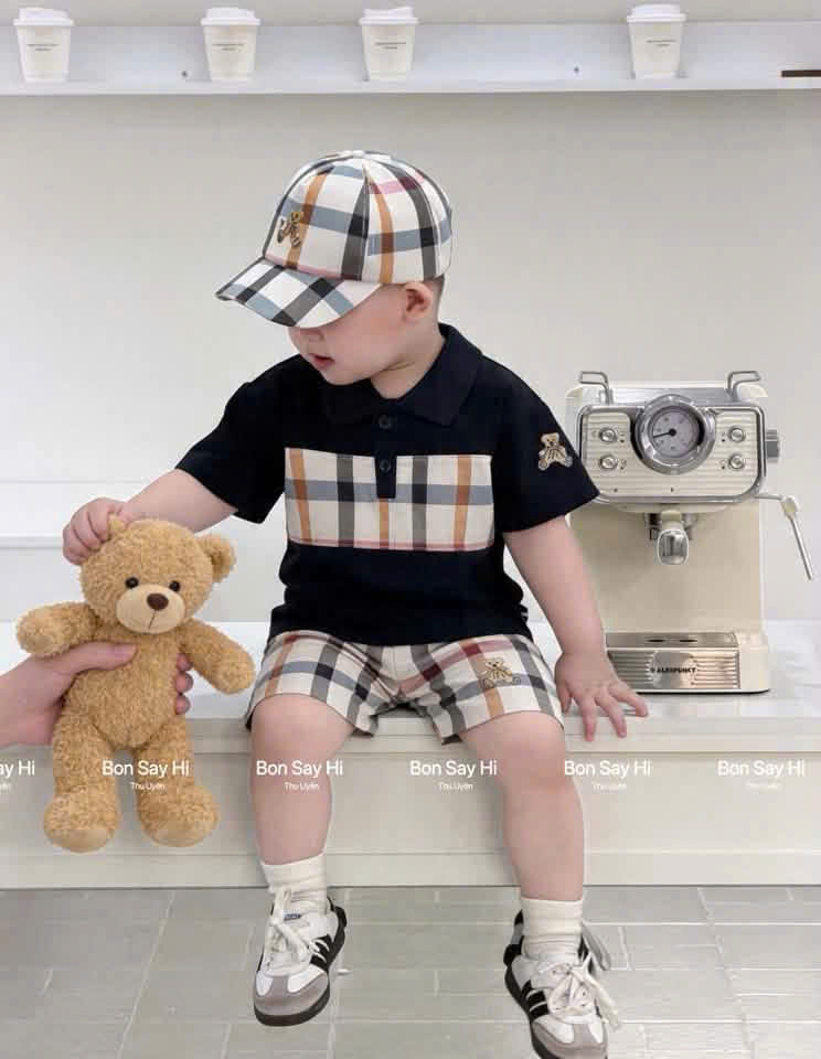T301 - BỘ ĐÙI BÉ TRAI ÁO POLO THAN PHỐI KẺ CARO KÈM MŨ